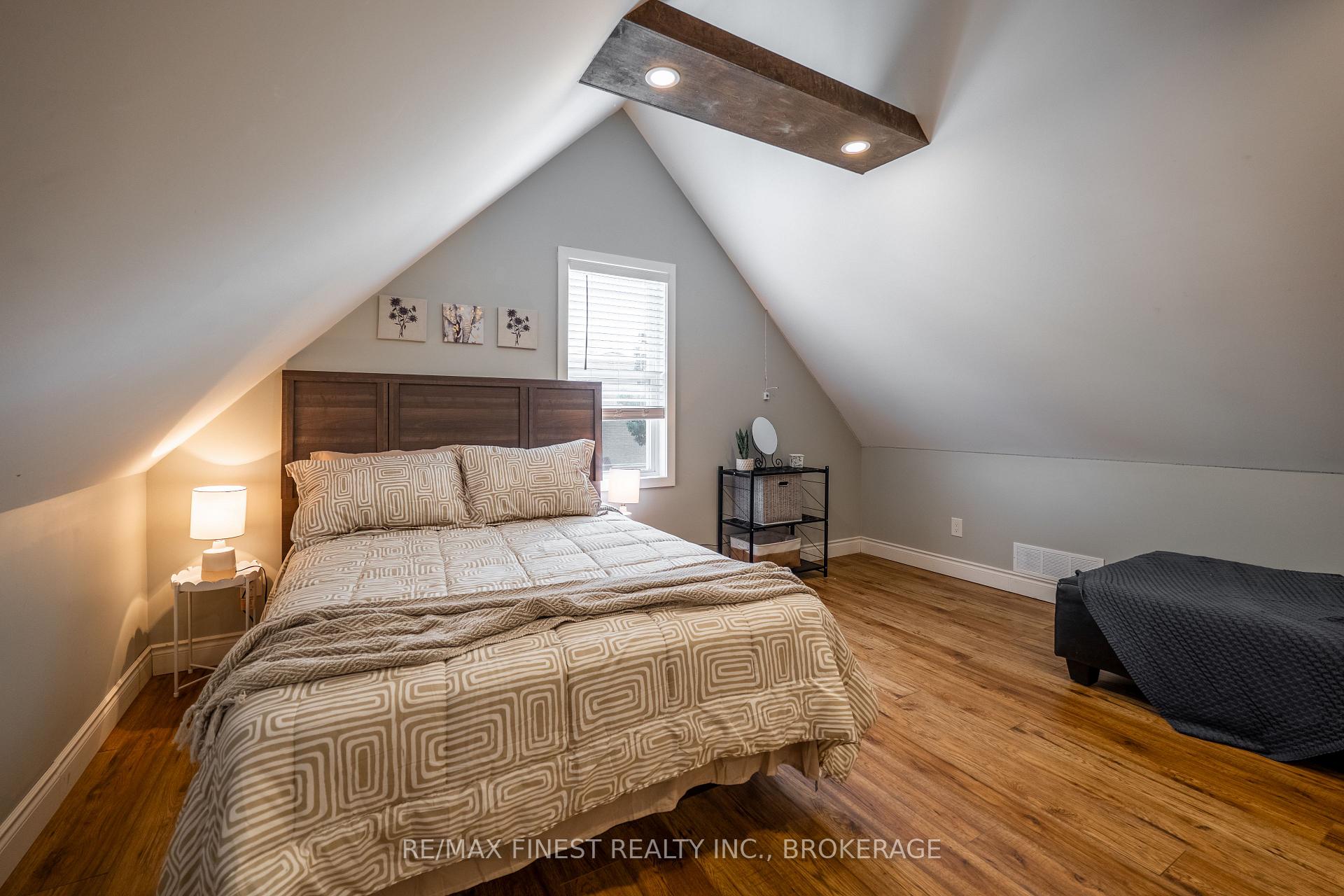 Photo 31 of 560 Frontenac Street, Kingston, East of Sir John A. Blvd — HOMEH