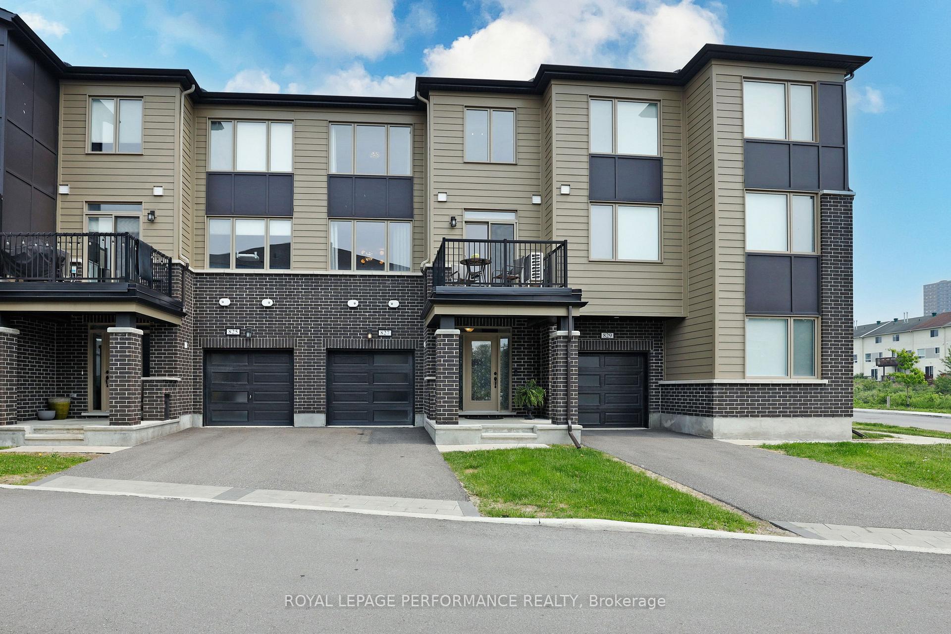 Front of 827 Kiniw Private