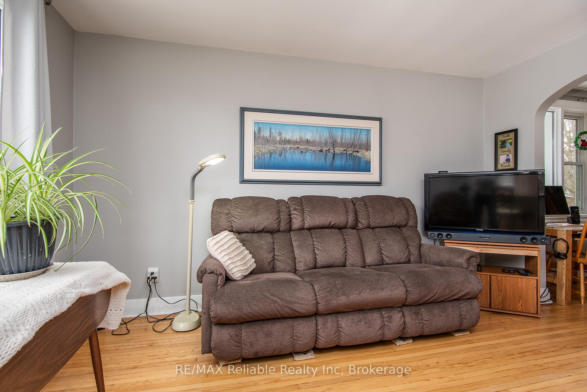 Photo 16 of 147 Goderich Street W, Huron East, Seaforth — HOMEH