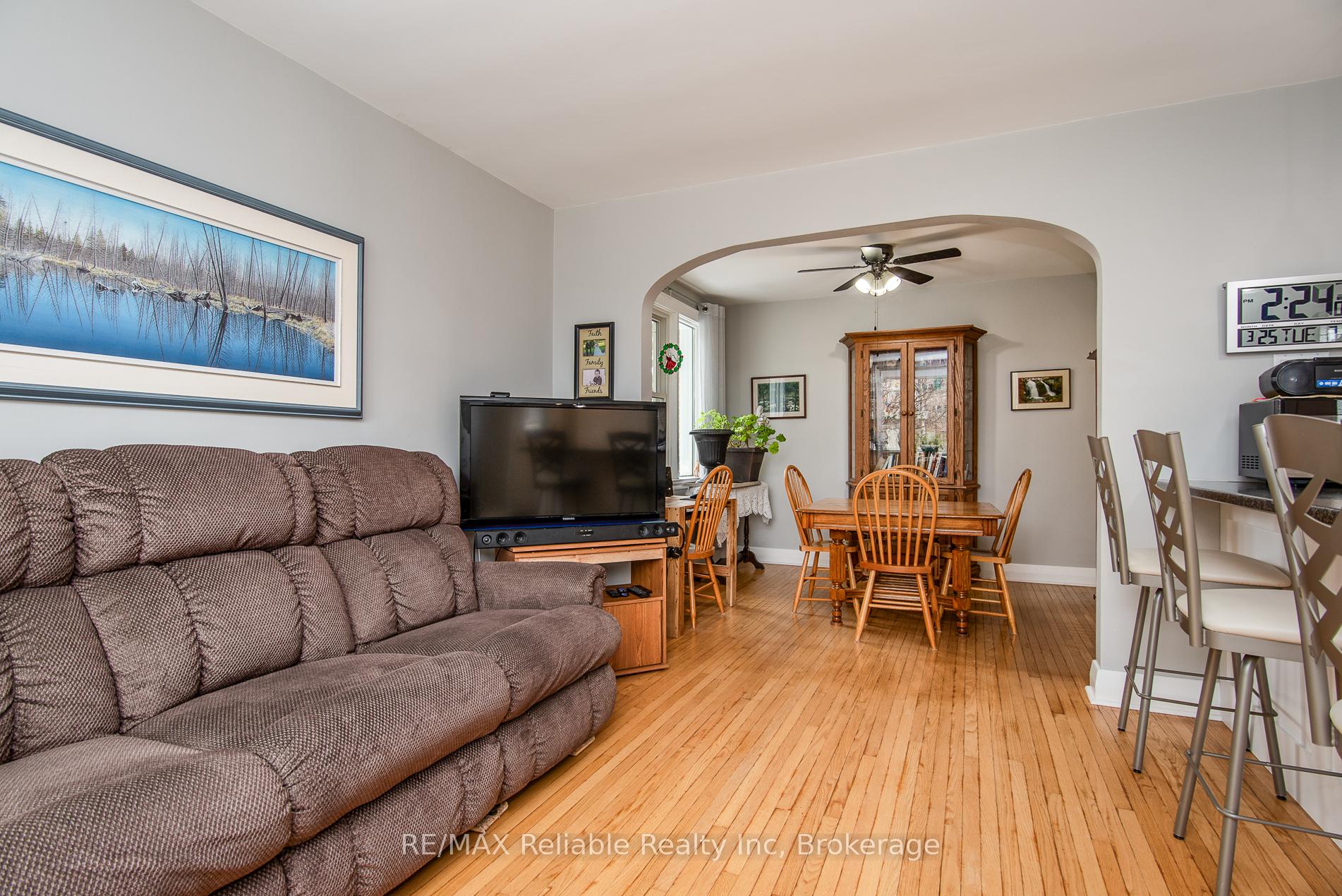 Photo 17 of 147 Goderich Street W, Huron East, Seaforth — HOMEH