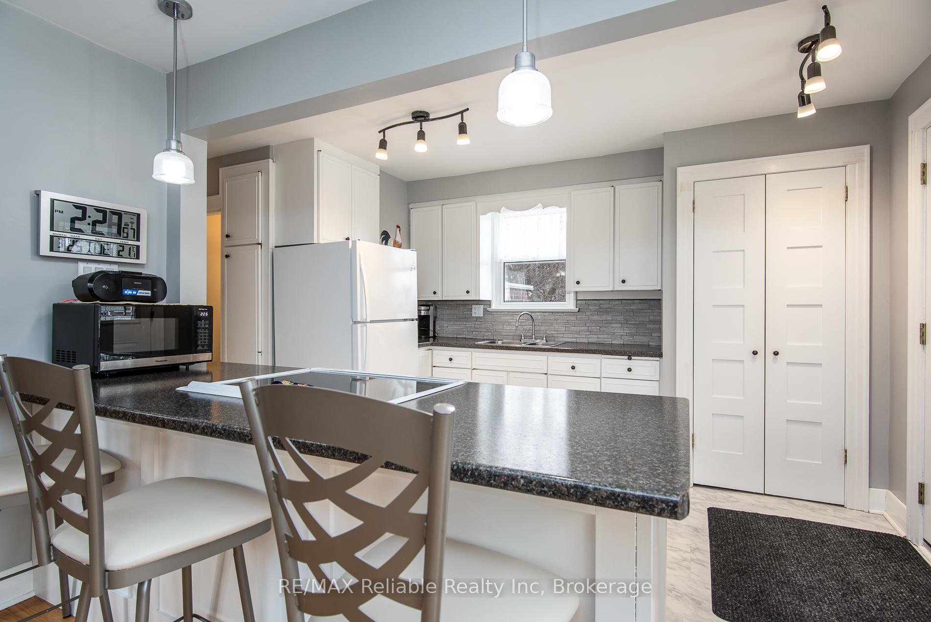 Photo 20 of 147 Goderich Street W, Huron East, Seaforth — HOMEH