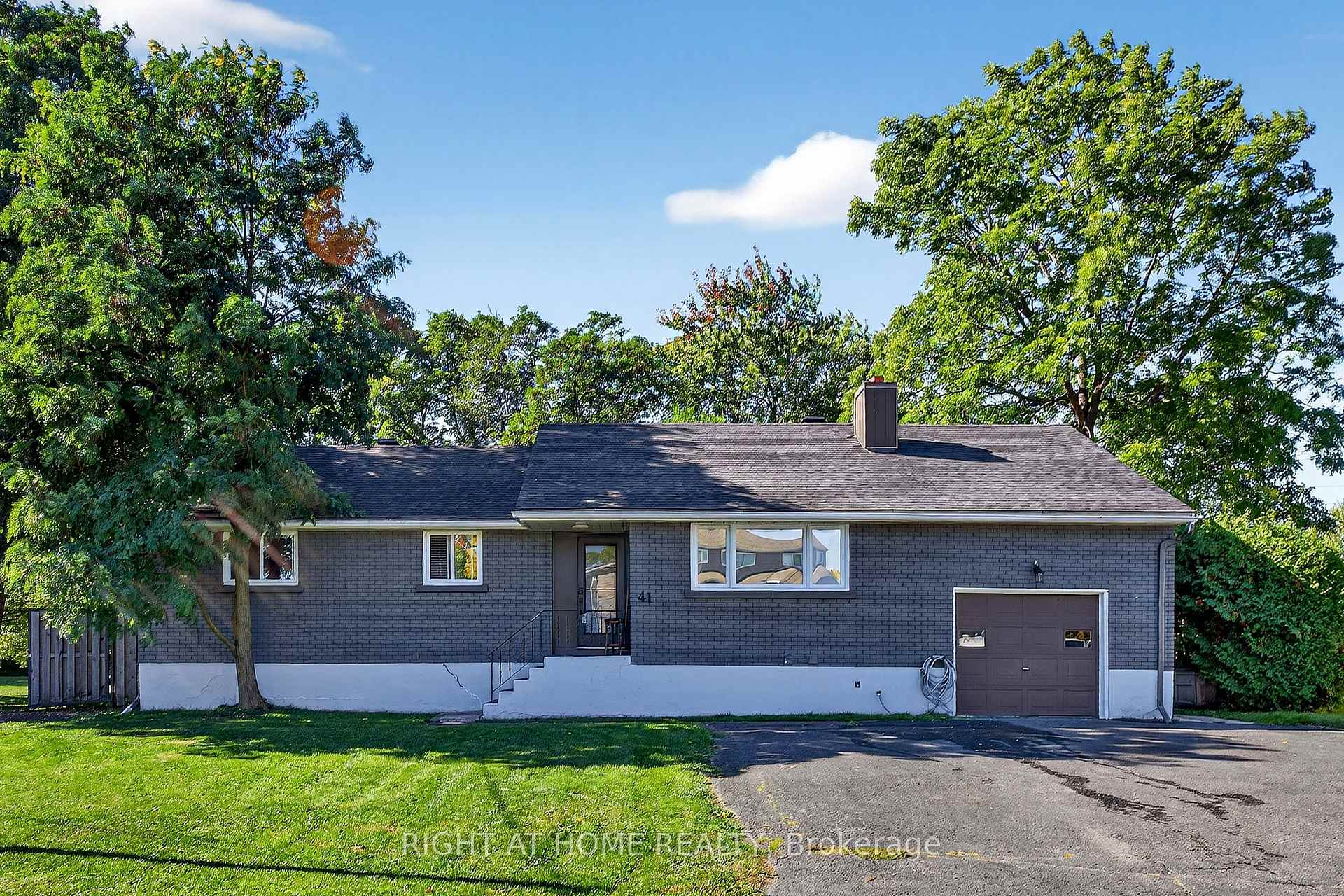 Photo 1 of Unit B, 41 Donna Street, Ottawa, Meadowlands/Crestview — HOMEH