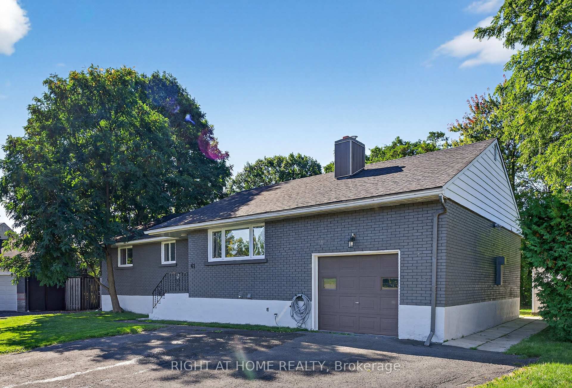 Photo 3 of Unit B, 41 Donna Street, Ottawa, Meadowlands/Crestview — HOMEH