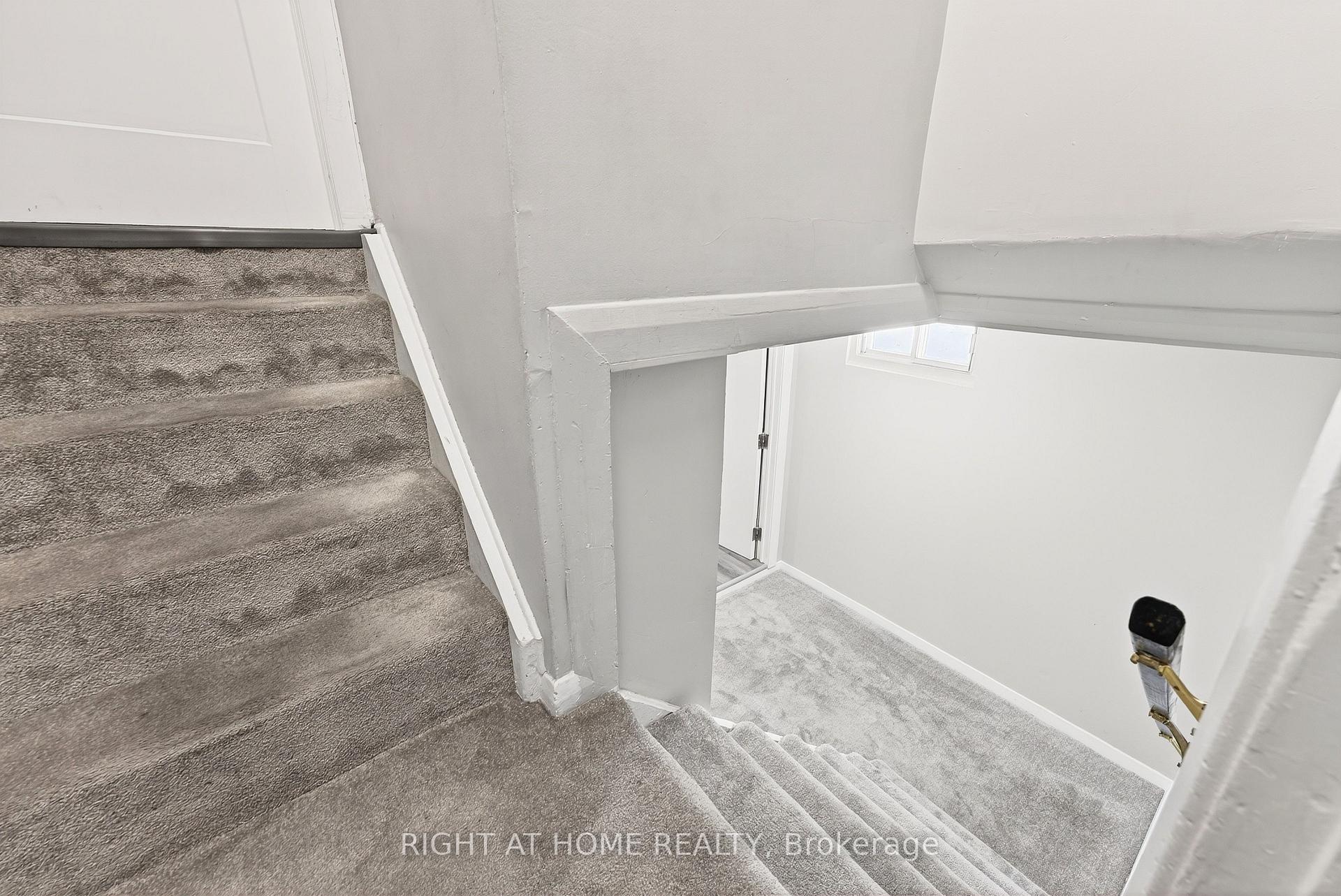 Photo 7 of Unit B, 41 Donna Street, Ottawa, Meadowlands/Crestview — HOMEH