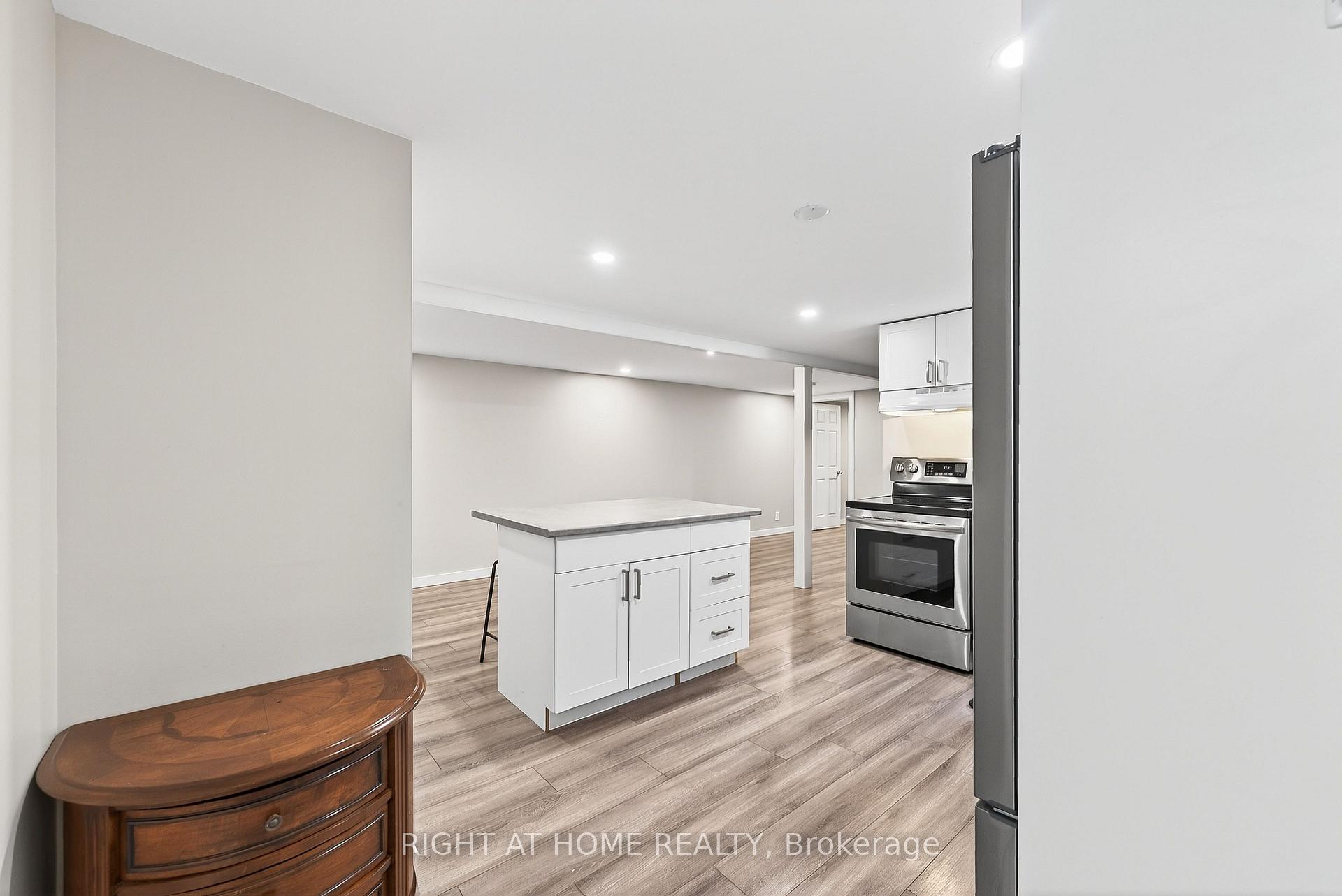 Photo 9 of Unit B, 41 Donna Street, Ottawa, Meadowlands/Crestview — HOMEH