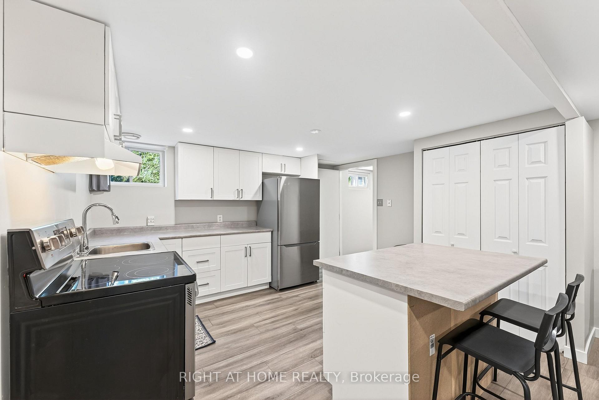 Photo 12 of Unit B, 41 Donna Street, Ottawa, Meadowlands/Crestview — HOMEH