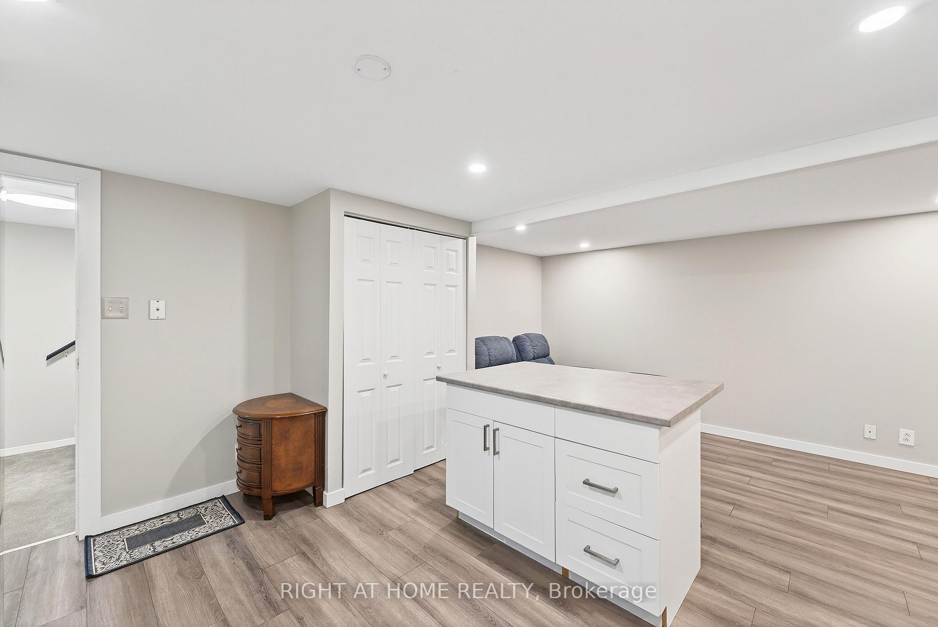 Photo 14 of Unit B, 41 Donna Street, Ottawa, Meadowlands/Crestview — HOMEH