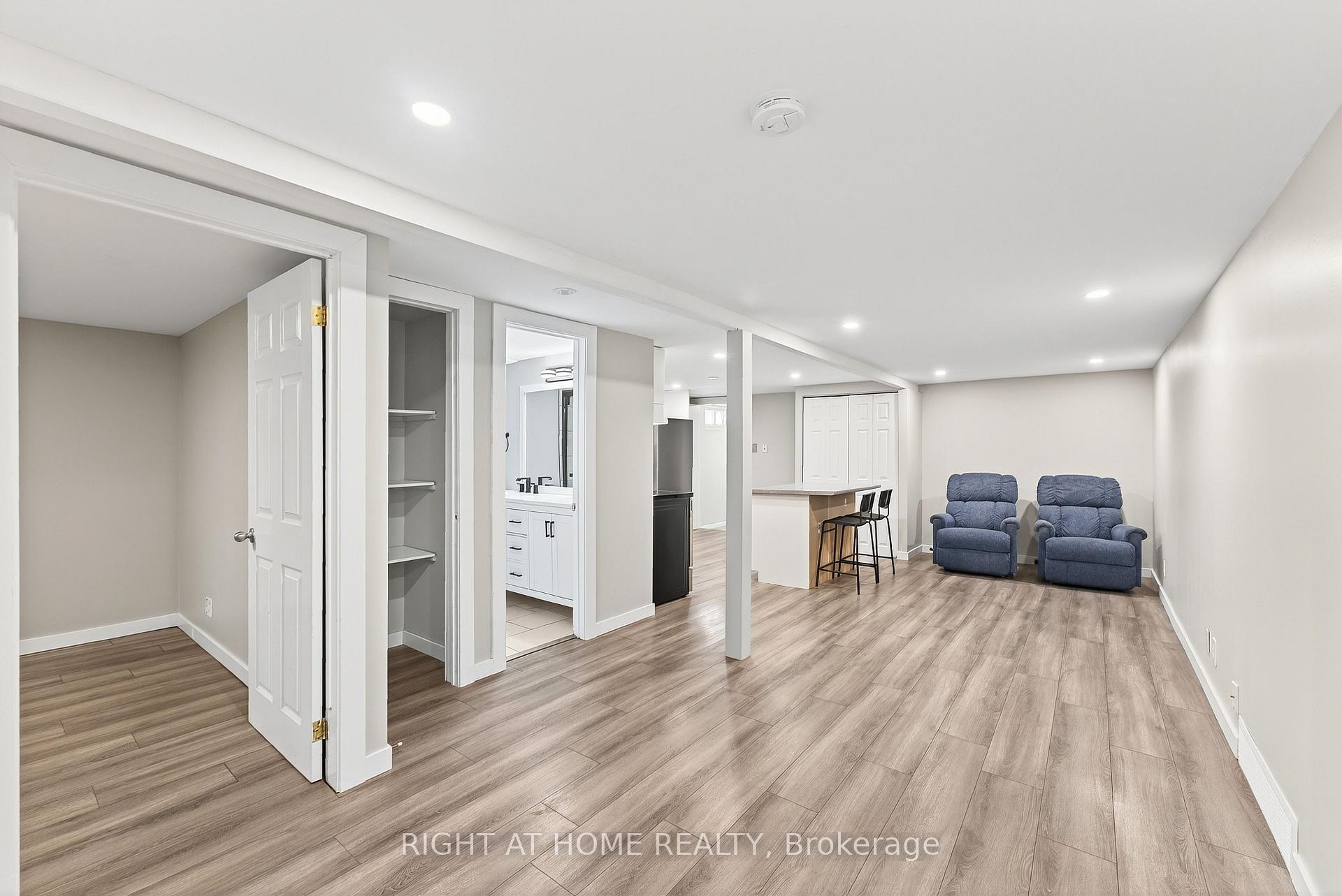 Photo 15 of Unit B, 41 Donna Street, Ottawa, Meadowlands/Crestview — HOMEH