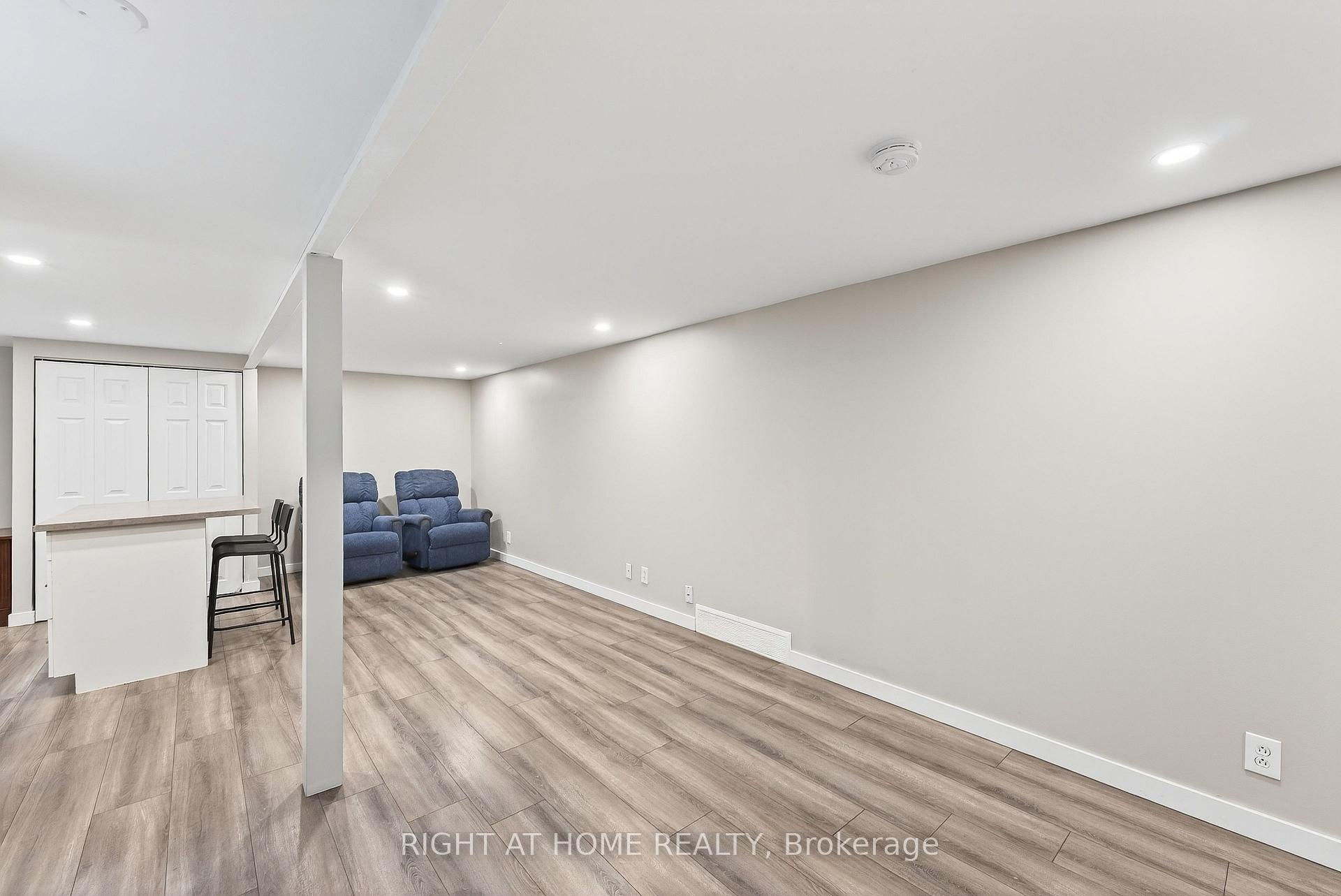 Photo 16 of Unit B, 41 Donna Street, Ottawa, Meadowlands/Crestview — HOMEH