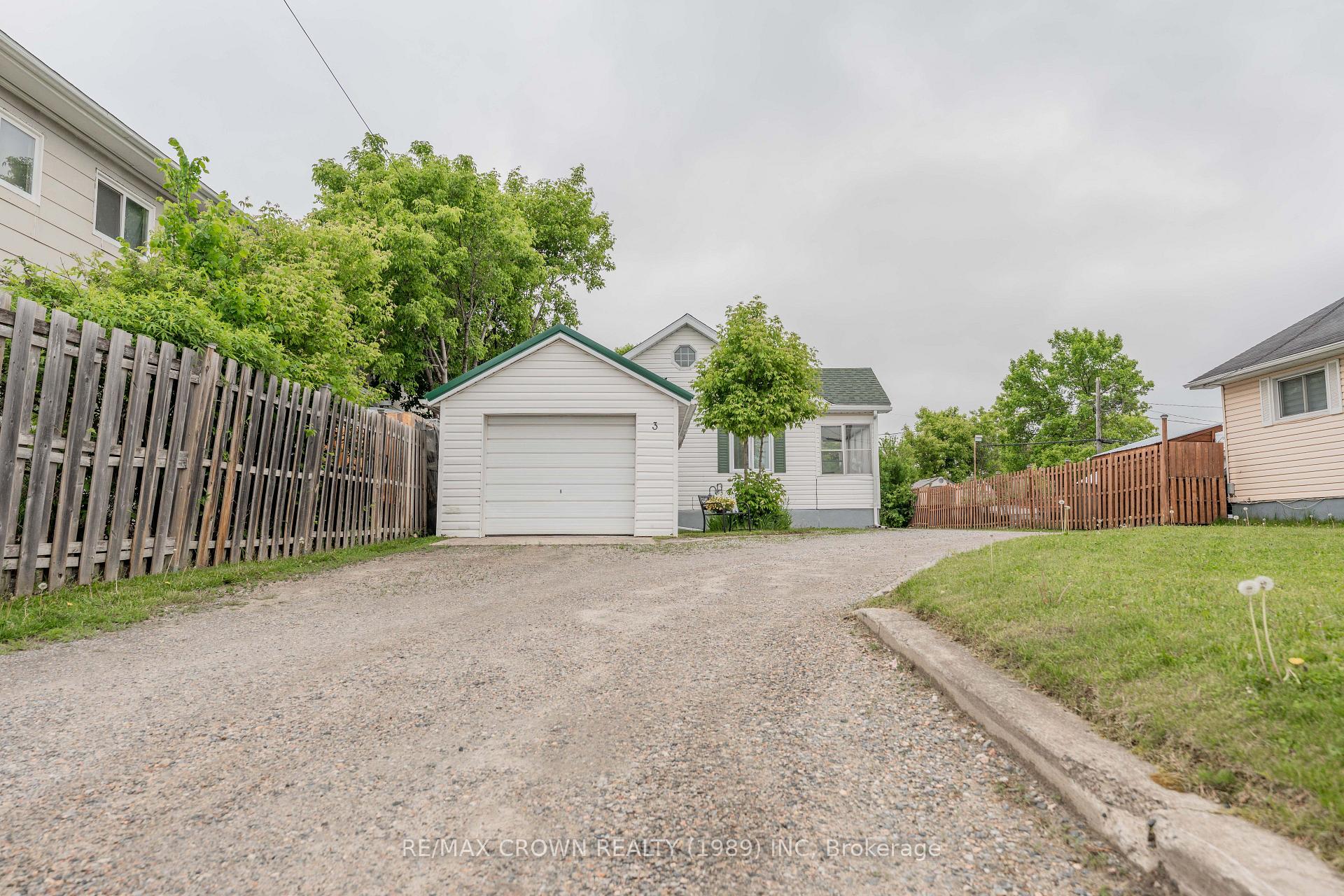 Photo 43 of 3 Ash Street, Kapuskasing — HOMEH