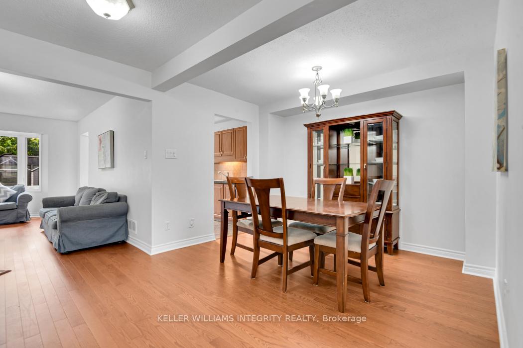 Photo 5 of 72 Woodbury Crescent, Ottawa, Hunt Club Park — HOMEH
