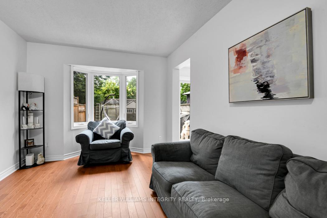 Photo 8 of 72 Woodbury Crescent, Ottawa, Hunt Club Park — HOMEH