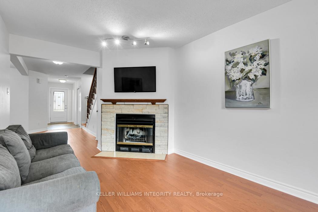 Photo 9 of 72 Woodbury Crescent, Ottawa, Hunt Club Park — HOMEH