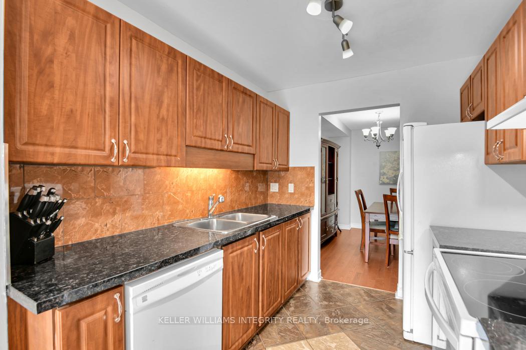 Photo 10 of 72 Woodbury Crescent, Ottawa, Hunt Club Park — HOMEH