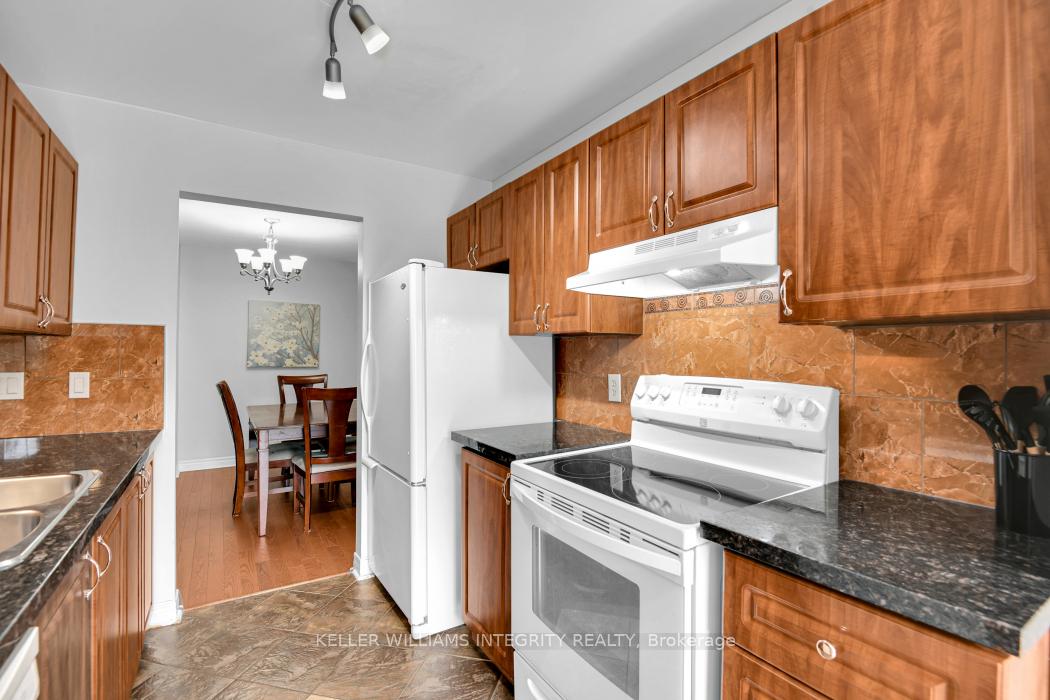 Photo 11 of 72 Woodbury Crescent, Ottawa, Hunt Club Park — HOMEH