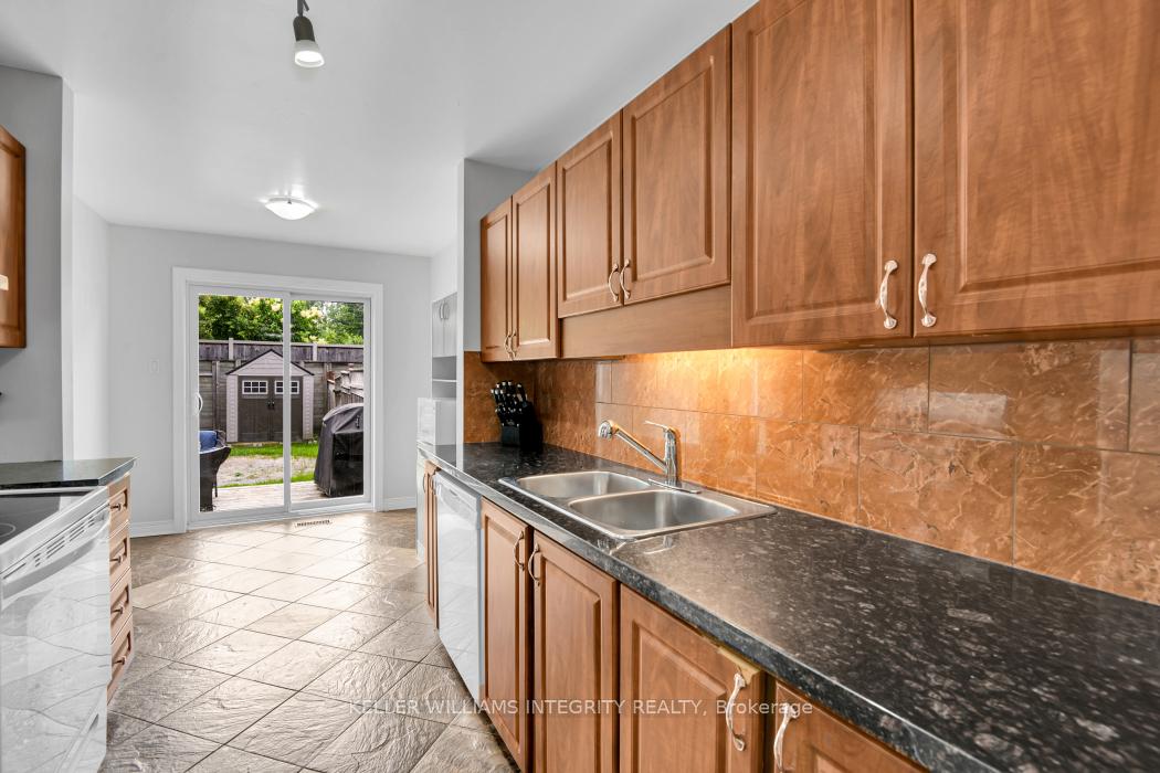 Photo 12 of 72 Woodbury Crescent, Ottawa, Hunt Club Park — HOMEH