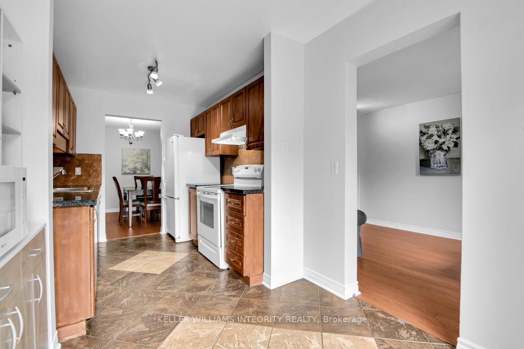 Photo 14 of 72 Woodbury Crescent, Ottawa, Hunt Club Park — HOMEH