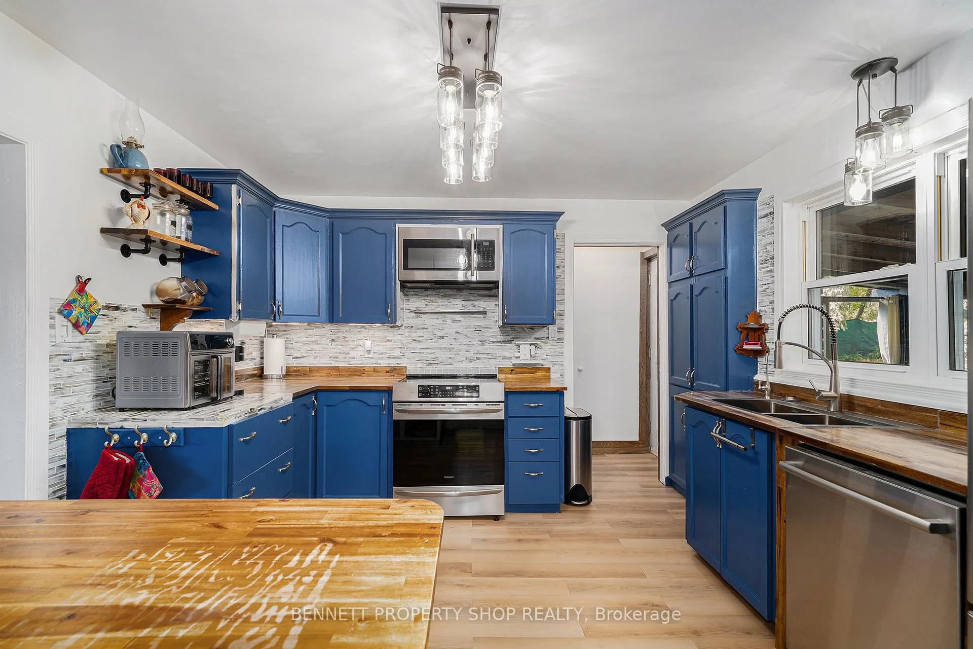 Photo 5 of 1109 Edward Street, Ottawa, Manotick Long Island & Nicholls Island — HOMEH