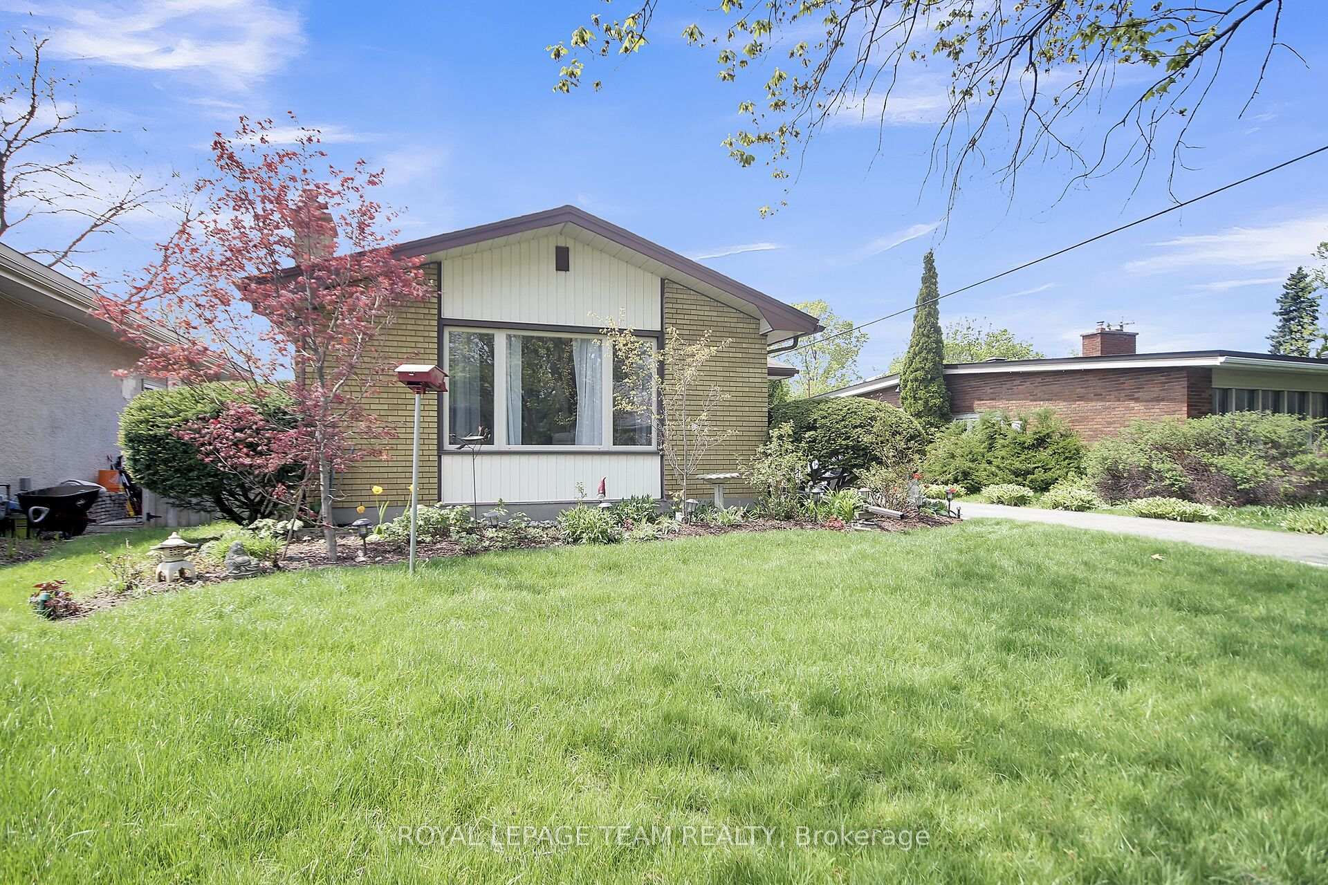 Photo 2 of 970 Parkhurst Boulevard, Ottawa, McKellar Heights/Glabar Park — HOMEH