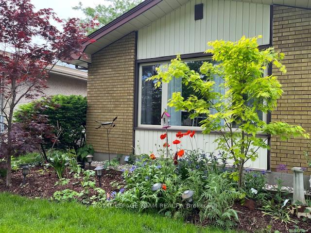 Photo 3 of 970 Parkhurst Boulevard, Ottawa, McKellar Heights/Glabar Park — HOMEH