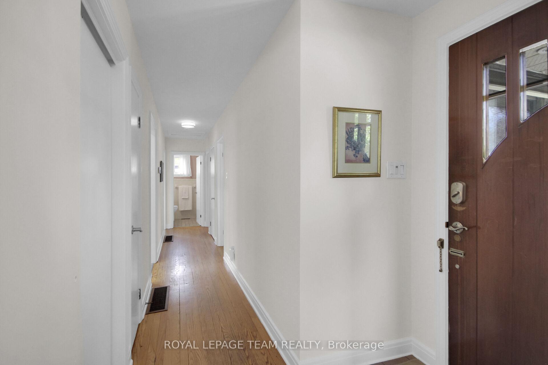 Photo 6 of 970 Parkhurst Boulevard, Ottawa, McKellar Heights/Glabar Park — HOMEH