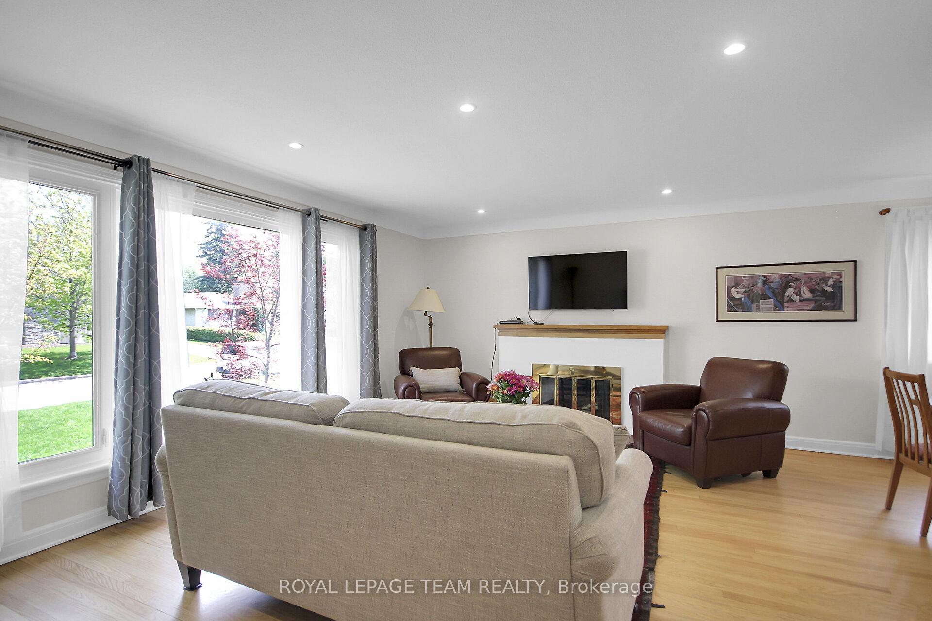 Photo 8 of 970 Parkhurst Boulevard, Ottawa, McKellar Heights/Glabar Park — HOMEH