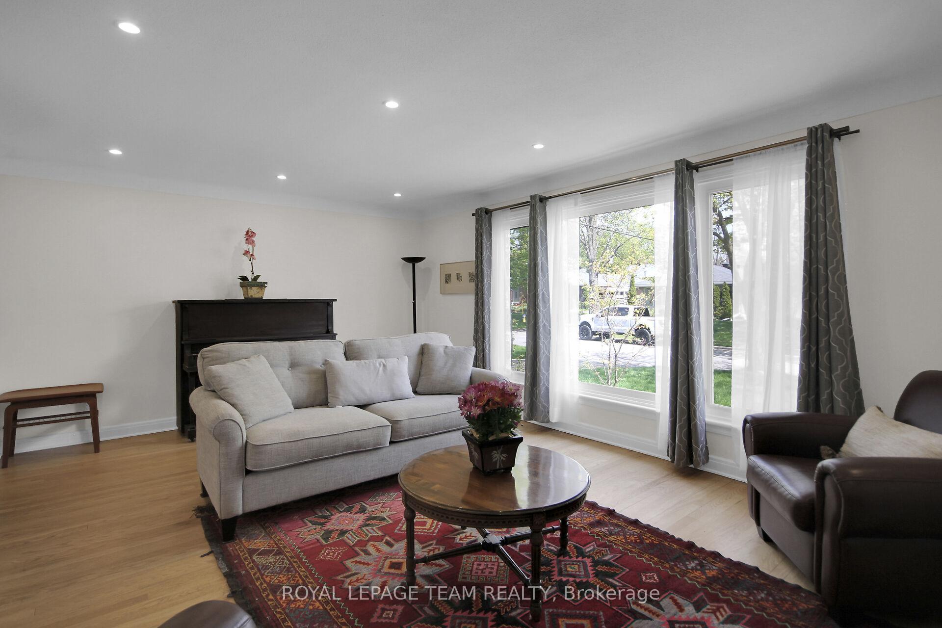 Photo 10 of 970 Parkhurst Boulevard, Ottawa, McKellar Heights/Glabar Park — HOMEH