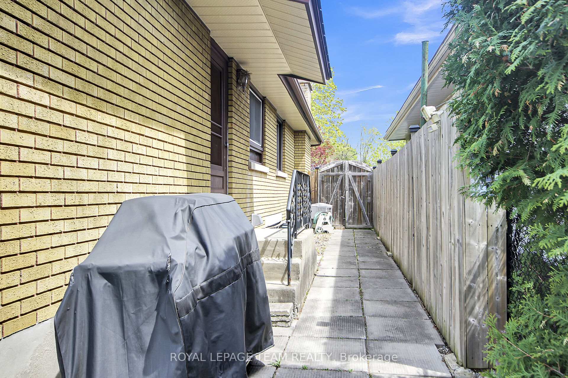 Photo 32 of 970 Parkhurst Boulevard, Ottawa, McKellar Heights/Glabar Park — HOMEH