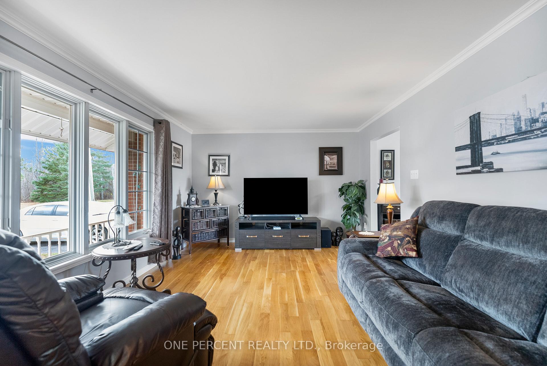 Photo 4 of 626 Willow Drive, Laurentian Valley — HOMEH