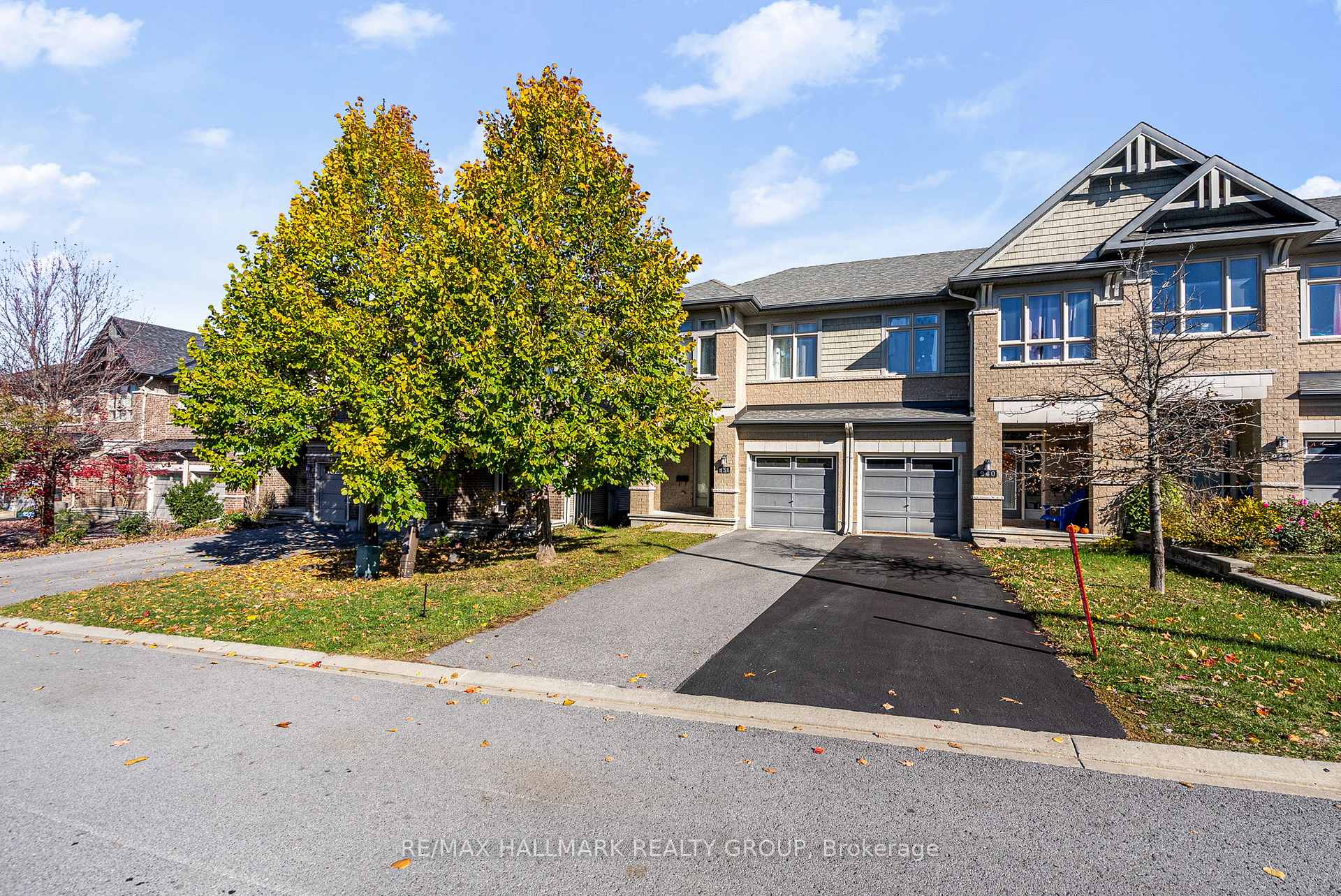 Photo 3 of 938 Fletcher Circle, Ottawa, Kanata - Kanata Lakes/Heritage Hills — HOMEH