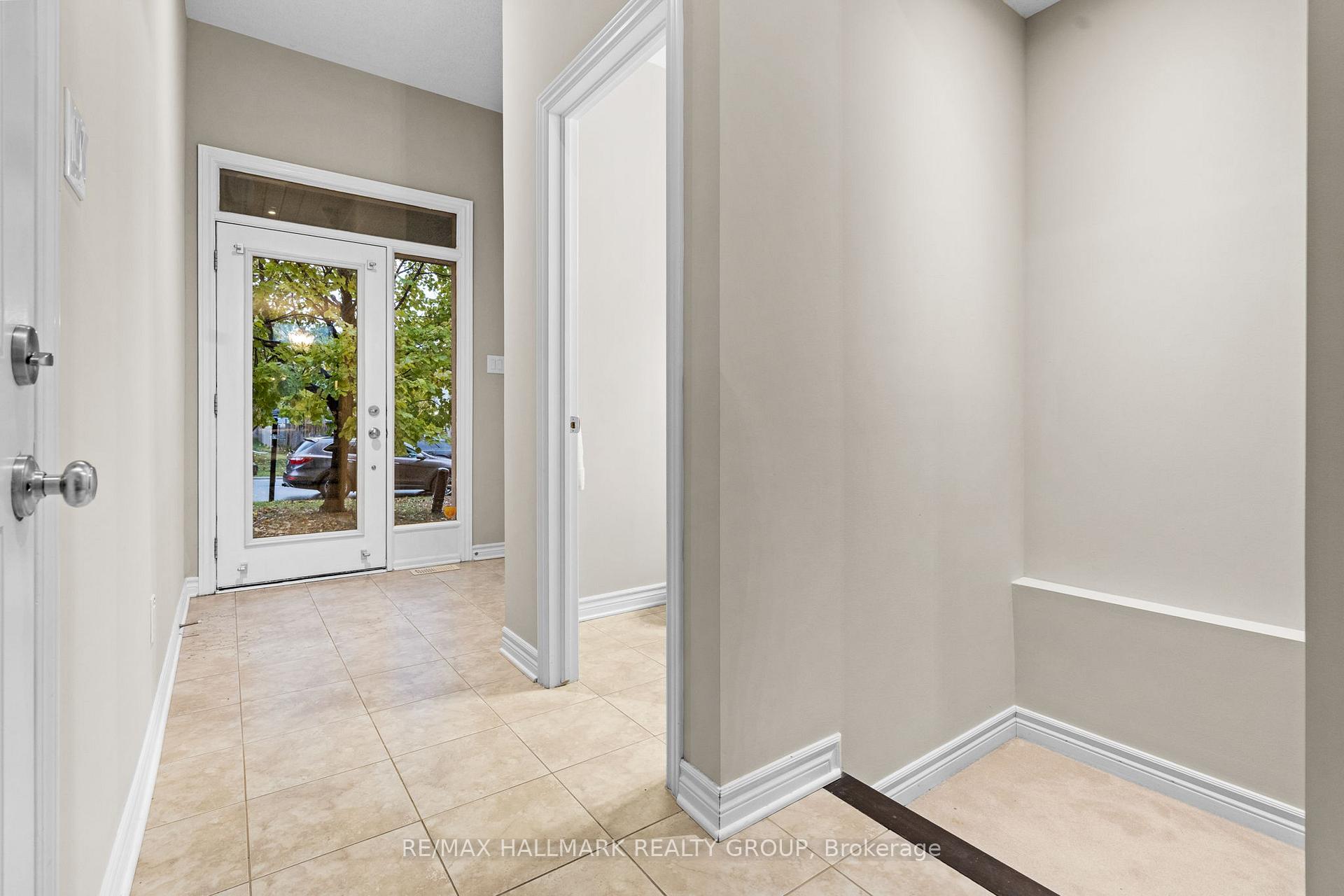 Photo 6 of 938 Fletcher Circle, Ottawa, Kanata - Kanata Lakes/Heritage Hills — HOMEH