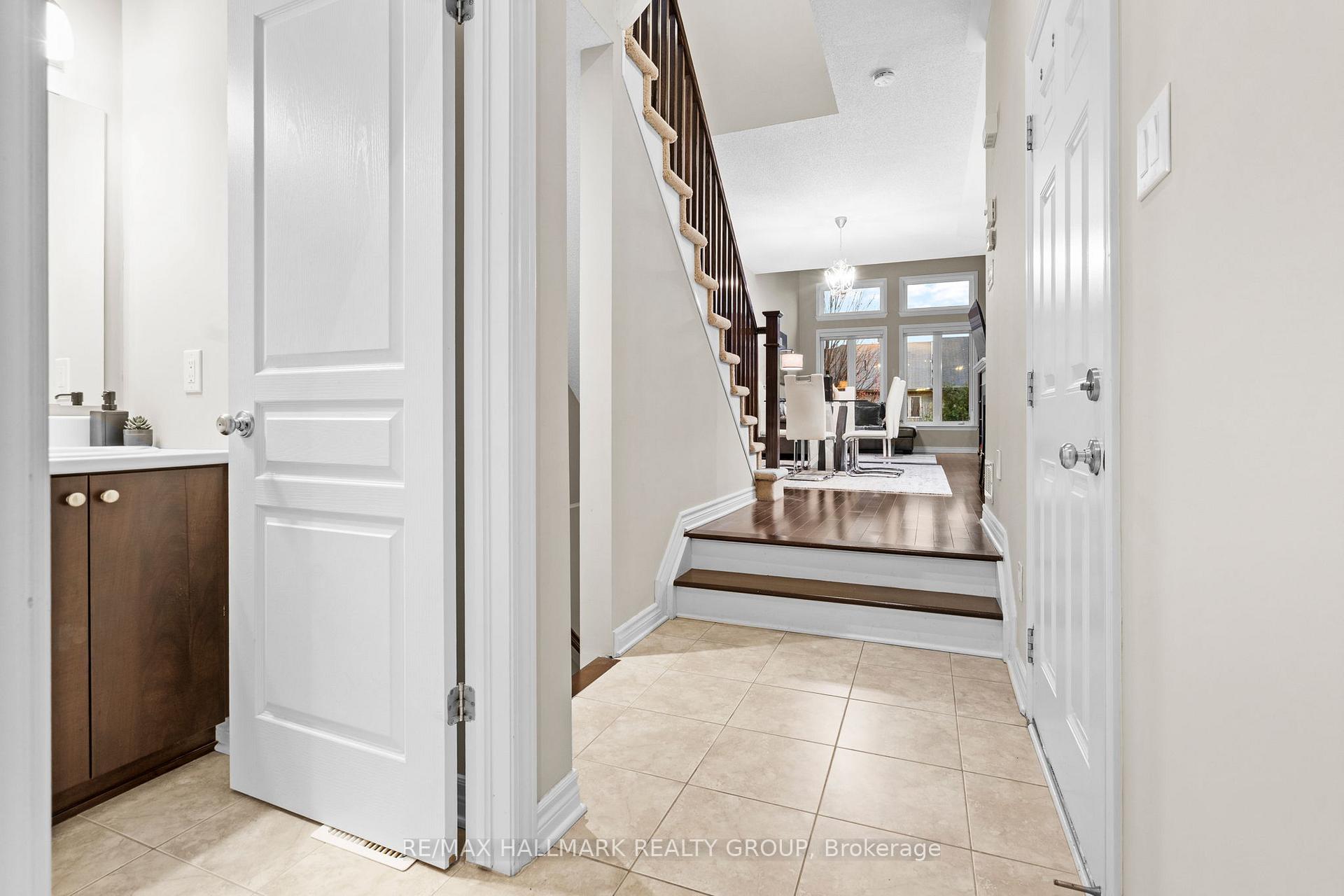 Photo 8 of 938 Fletcher Circle, Ottawa, Kanata - Kanata Lakes/Heritage Hills — HOMEH