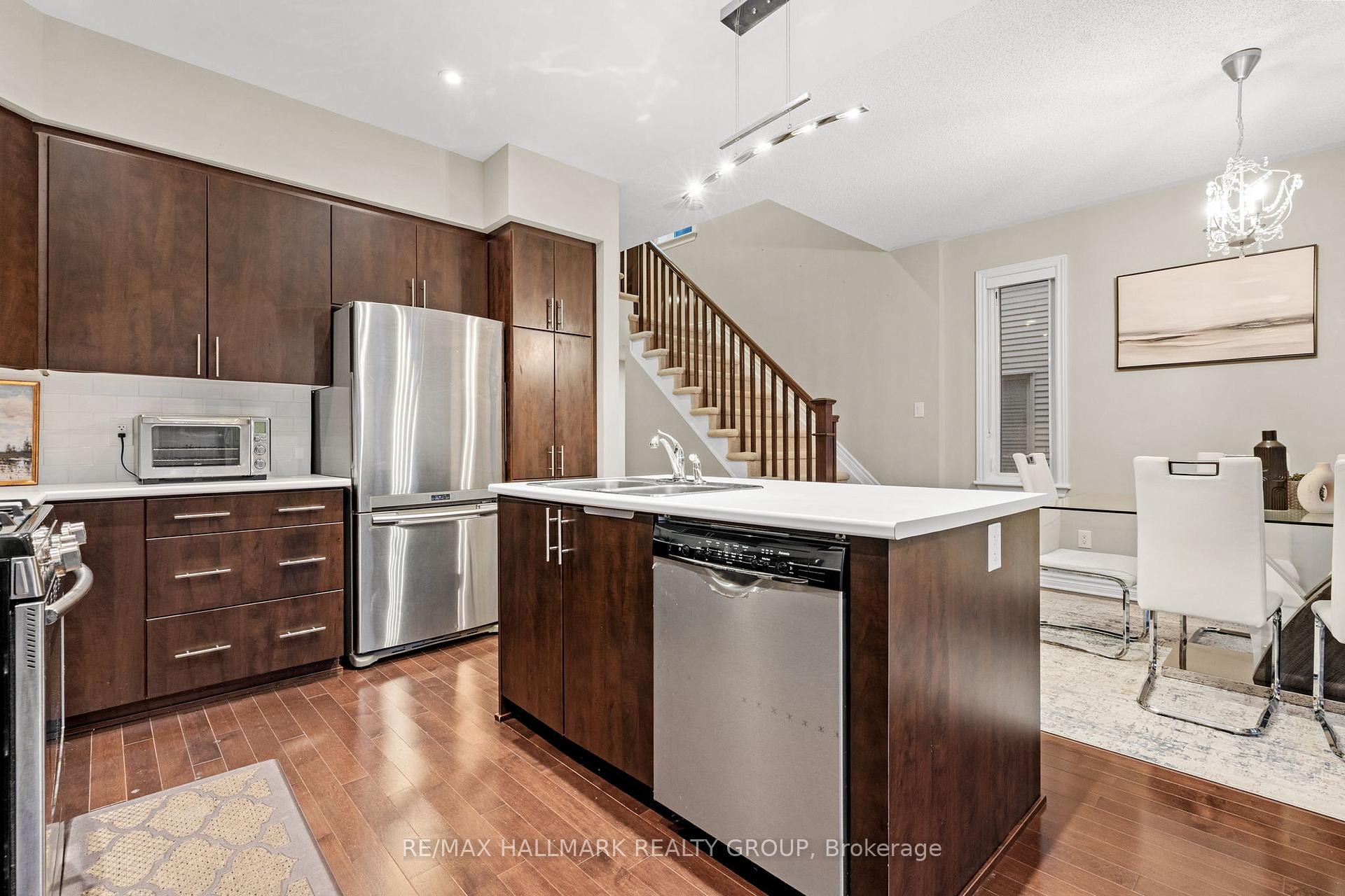 Photo 15 of 938 Fletcher Circle, Ottawa, Kanata - Kanata Lakes/Heritage Hills — HOMEH