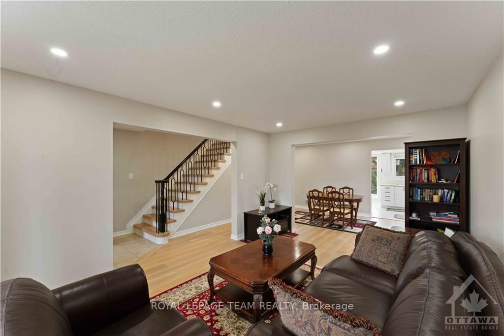 Photo 6 of Unit UPPER, 1520 Blohm Drive, Ottawa, Hunt Club Park — HOMEH