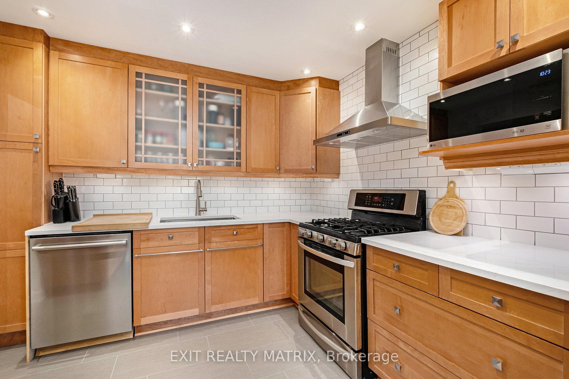 Photo 19 of 61 Winnegreen Court, Ottawa, Hunt Club Park — HOMEH