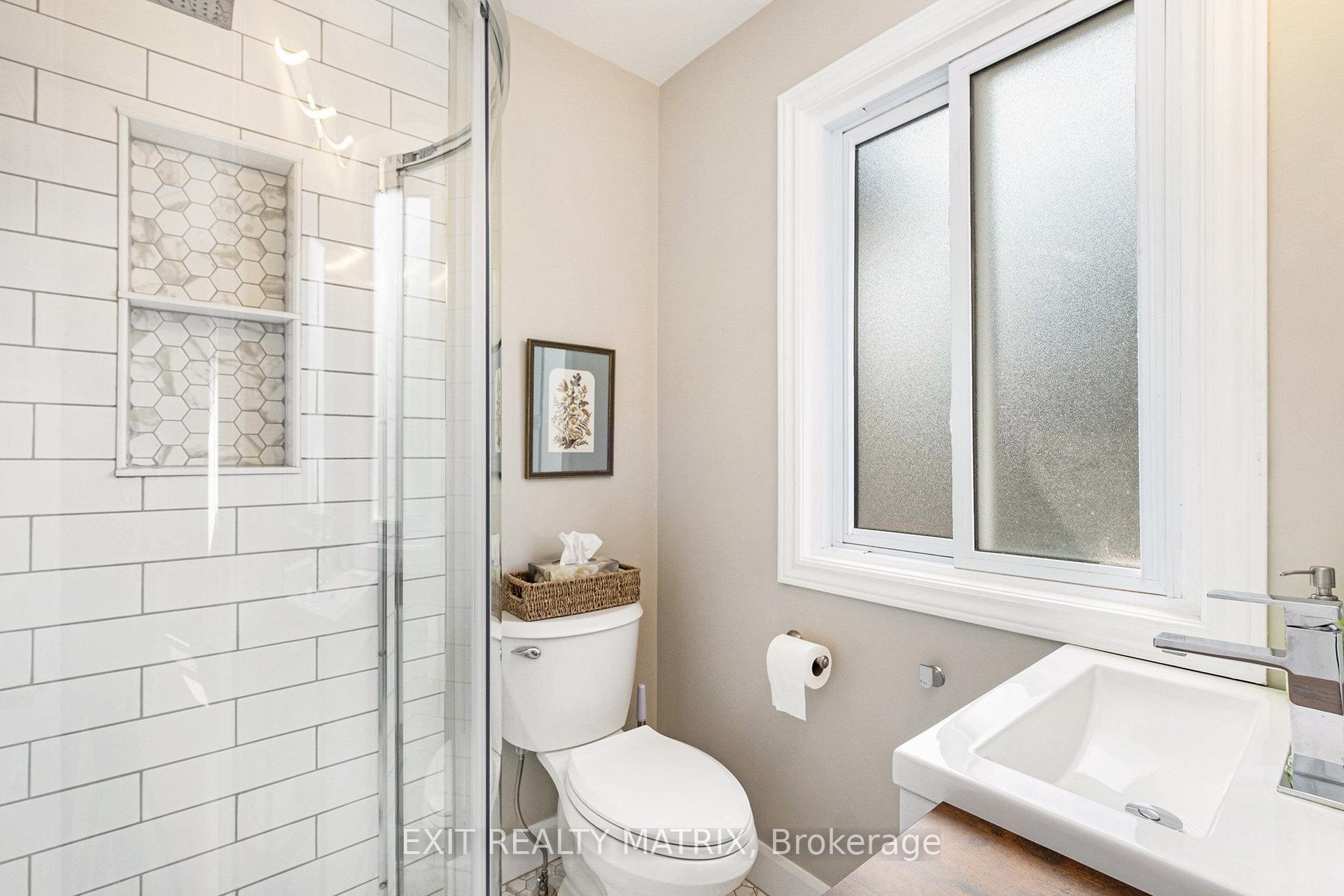 Photo 25 of 61 Winnegreen Court, Ottawa, Hunt Club Park — HOMEH