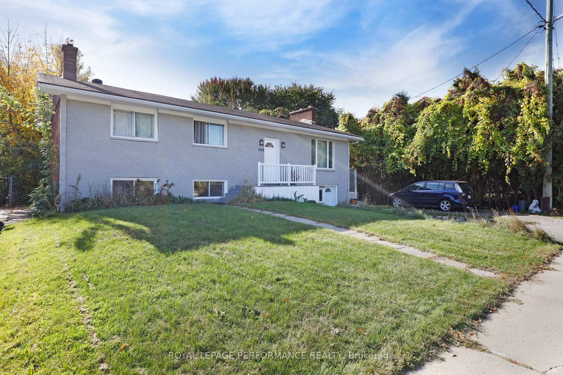 Photo 3 of 142 Meadowlands Drive W, Ottawa, Meadowlands/Crestview — HOMEH