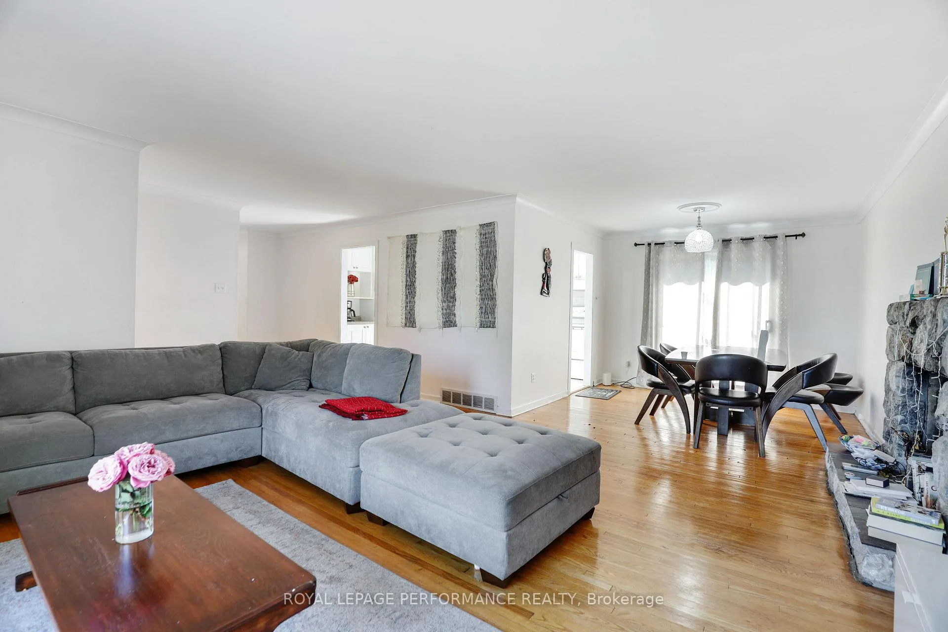 Photo 9 of 142 Meadowlands Drive W, Ottawa, Meadowlands/Crestview — HOMEH