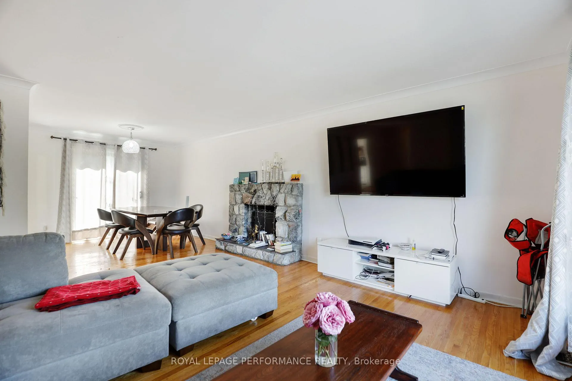 Photo 10 of 142 Meadowlands Drive W, Ottawa, Meadowlands/Crestview — HOMEH