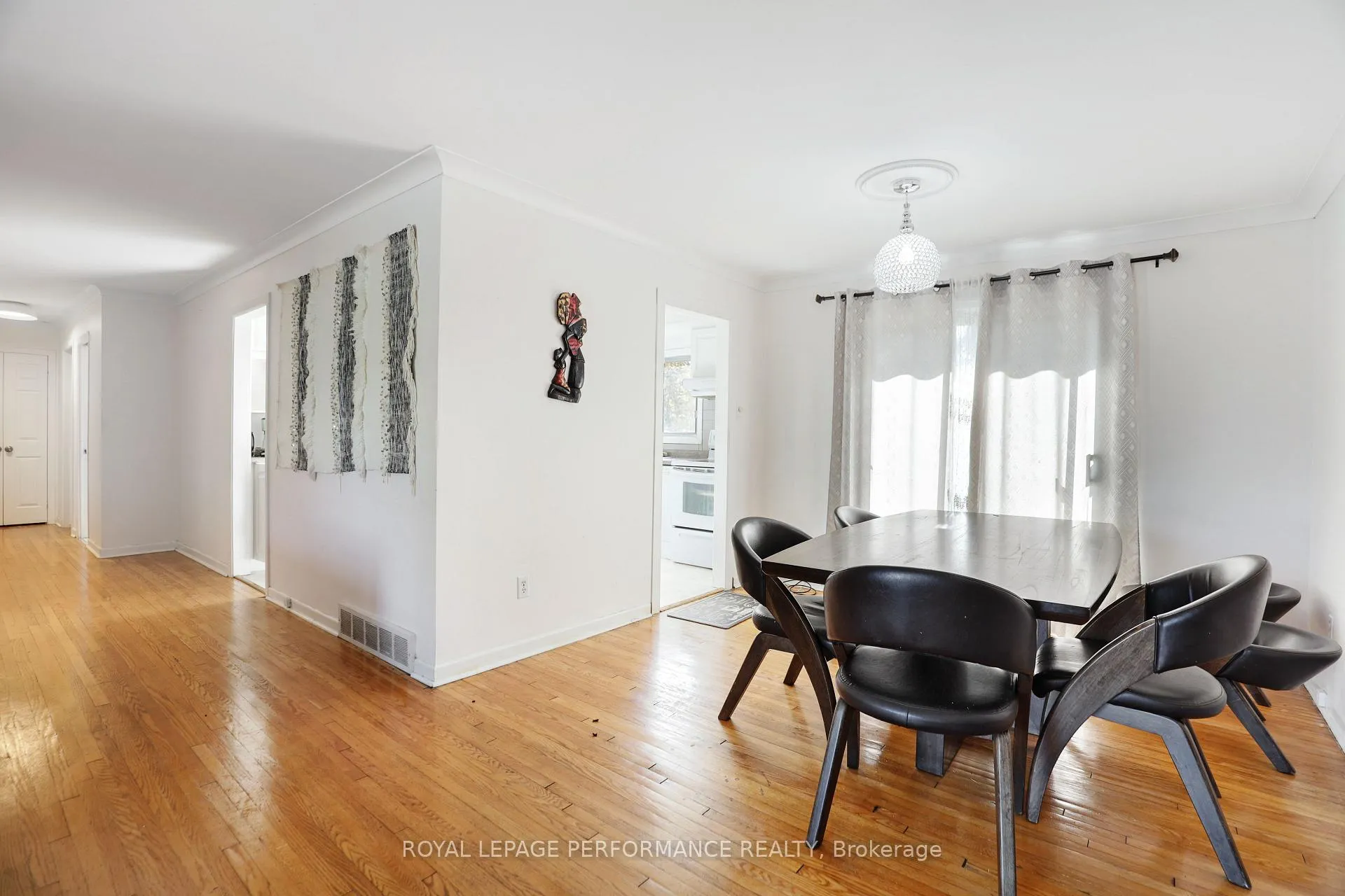 Photo 12 of 142 Meadowlands Drive W, Ottawa, Meadowlands/Crestview — HOMEH