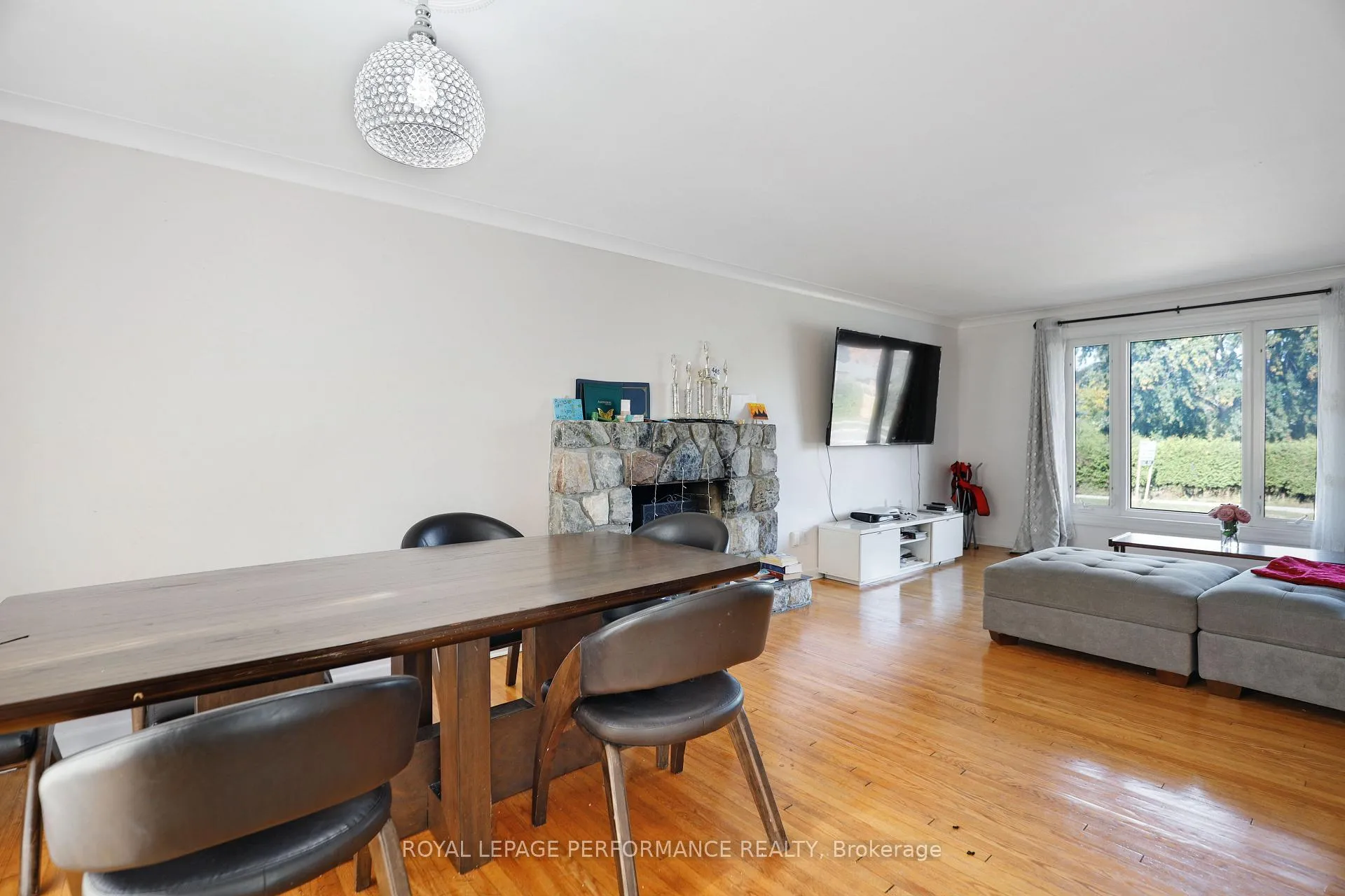 Photo 13 of 142 Meadowlands Drive W, Ottawa, Meadowlands/Crestview — HOMEH