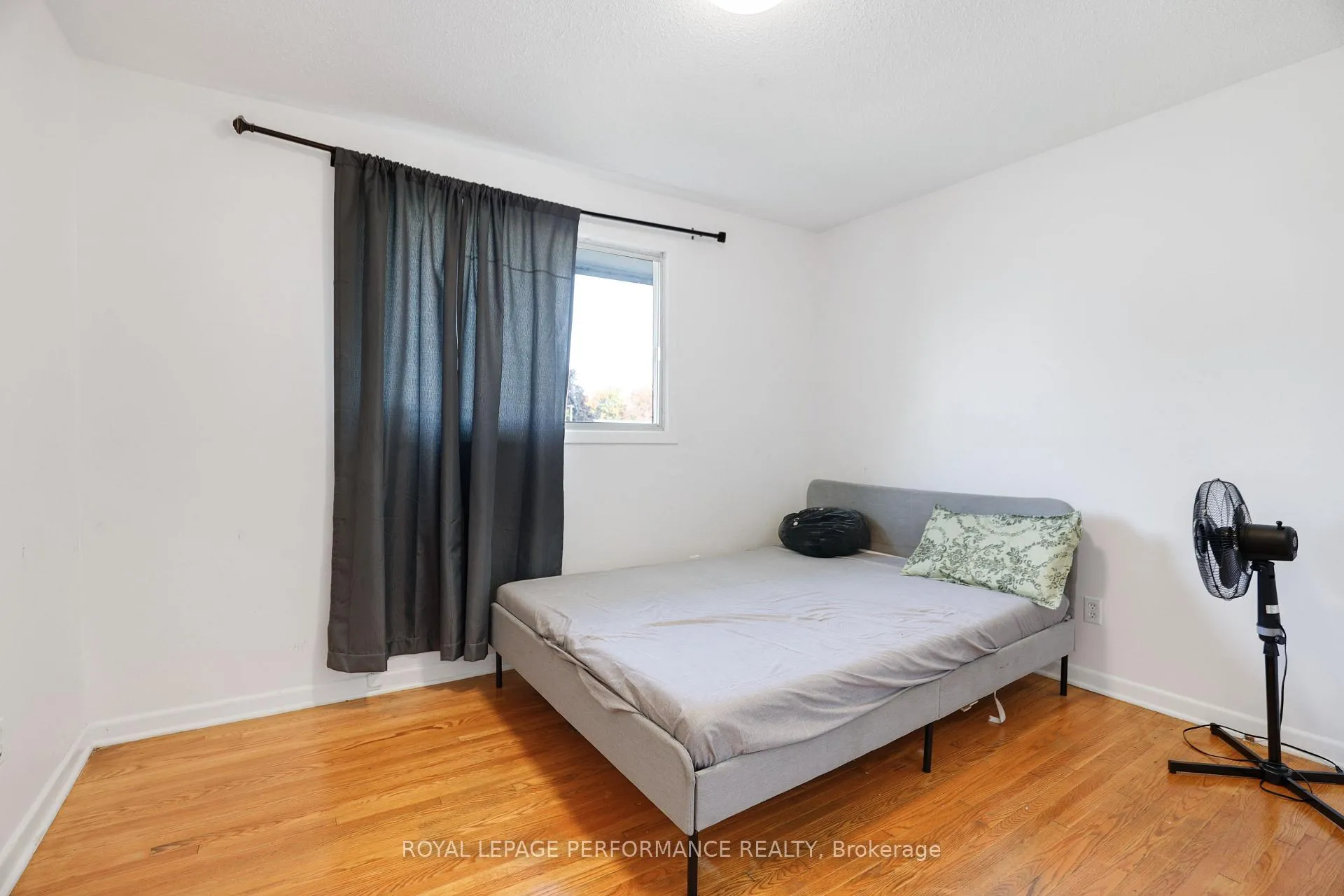 Photo 16 of 142 Meadowlands Drive W, Ottawa, Meadowlands/Crestview — HOMEH