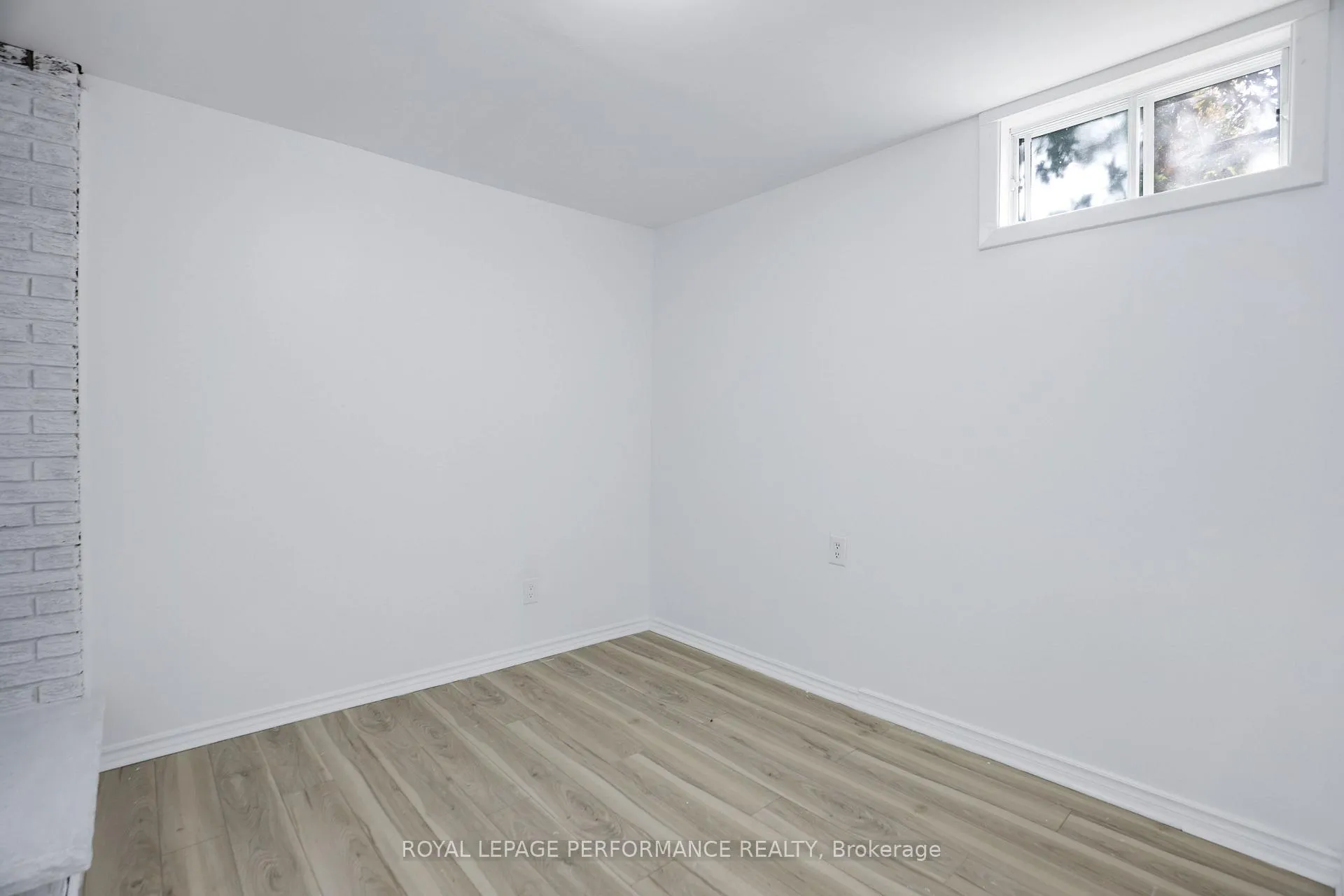 Photo 28 of 142 Meadowlands Drive W, Ottawa, Meadowlands/Crestview — HOMEH