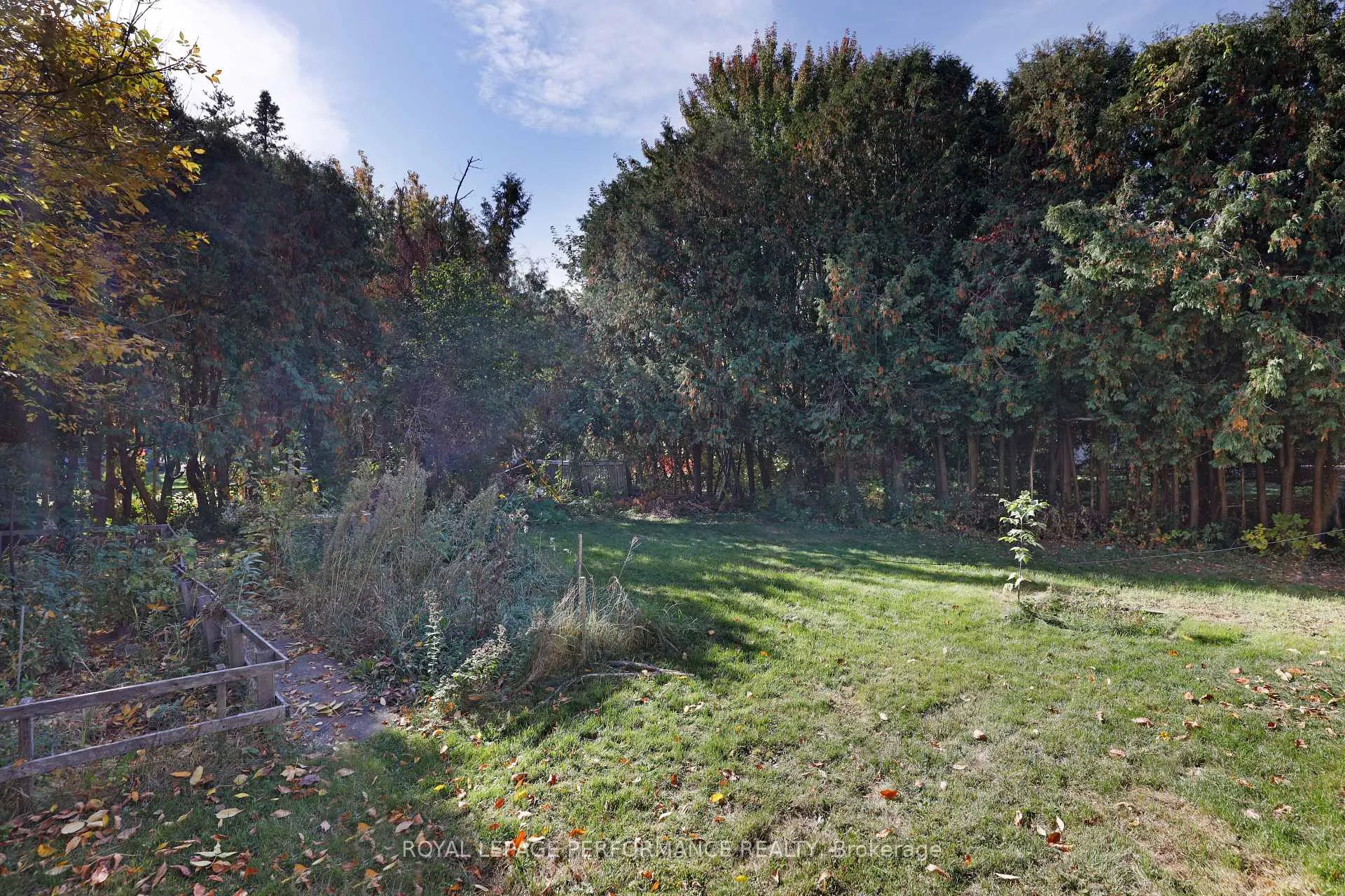 Photo 31 of 142 Meadowlands Drive W, Ottawa, Meadowlands/Crestview — HOMEH