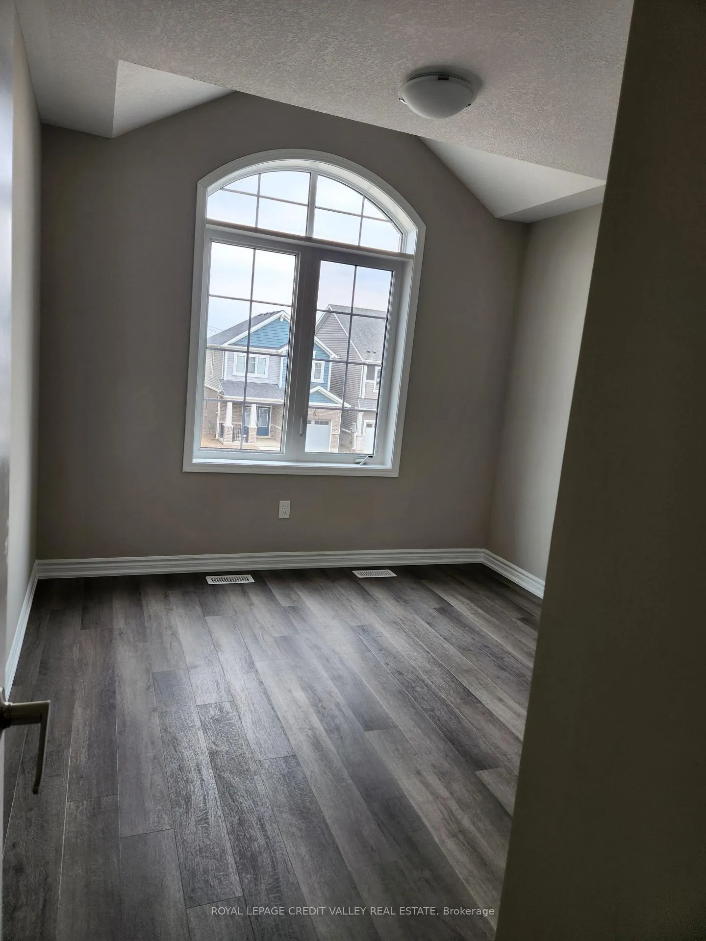 Photo 23 of 46 Forestwalk Street, Kitchener — HOMEH