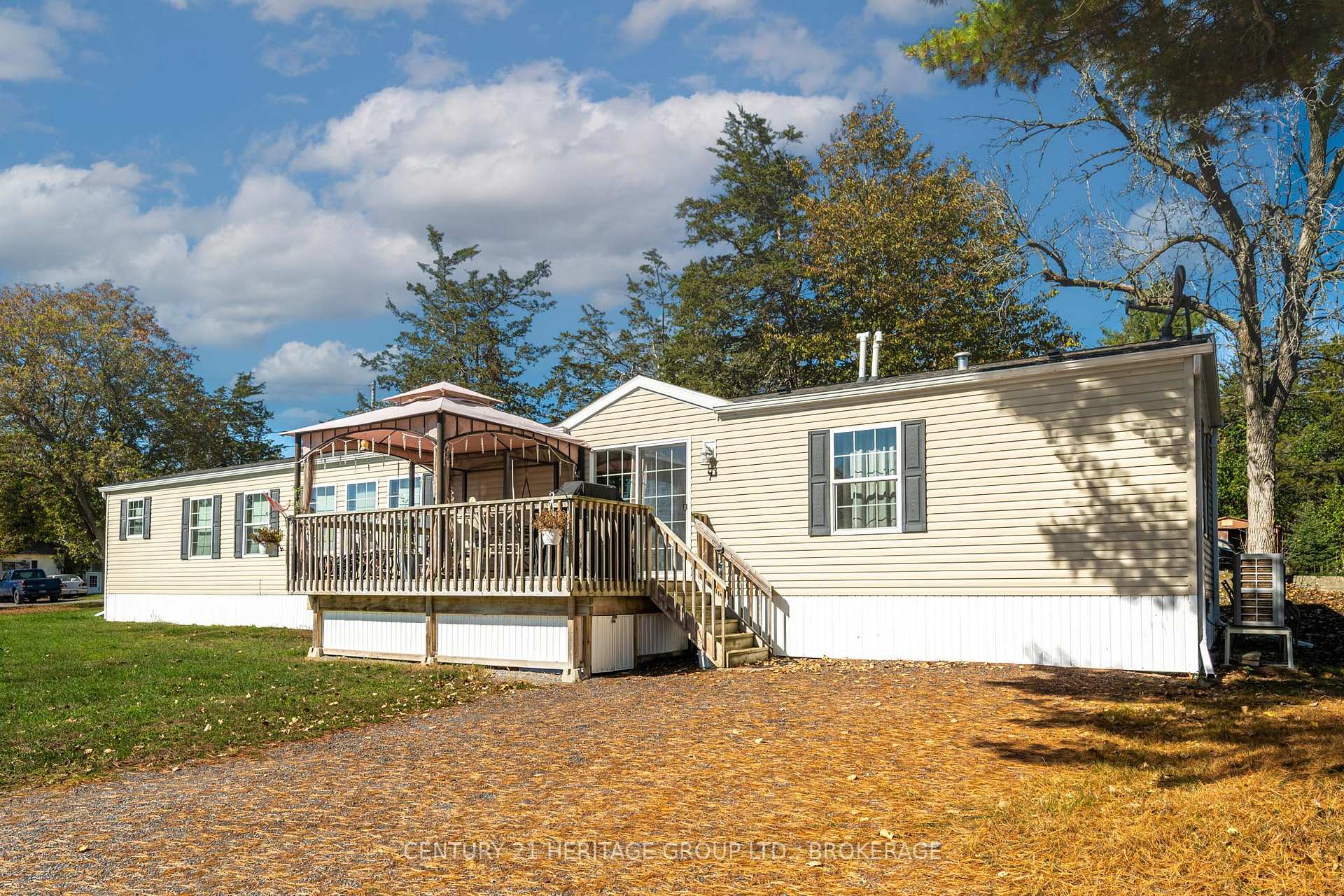Photo 2 of Unit 7, 5633 Bath Road, Loyalist, Lennox and Addington - South — HOMEH