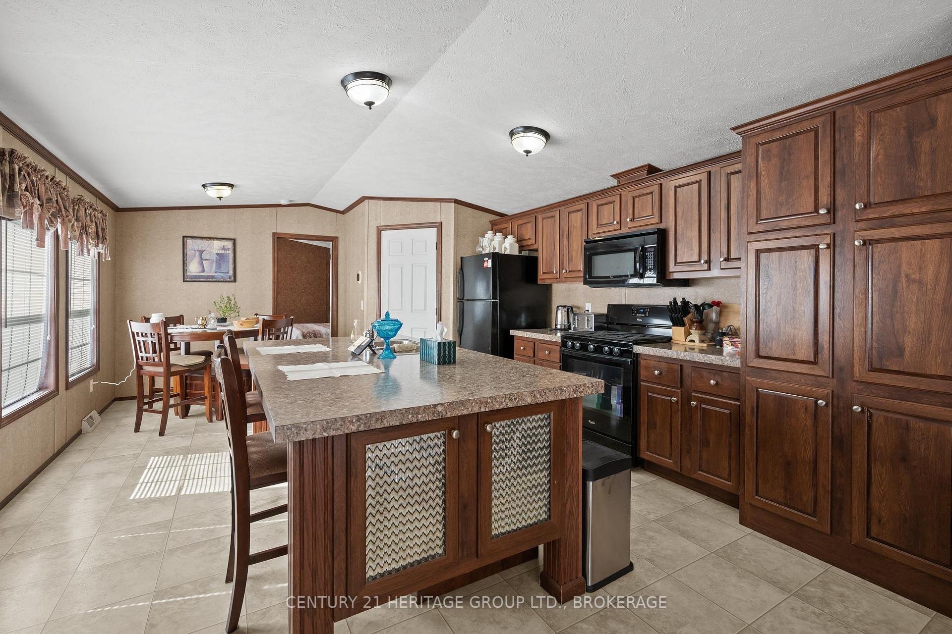 Photo 18 of Unit 7, 5633 Bath Road, Loyalist, Lennox and Addington - South — HOMEH