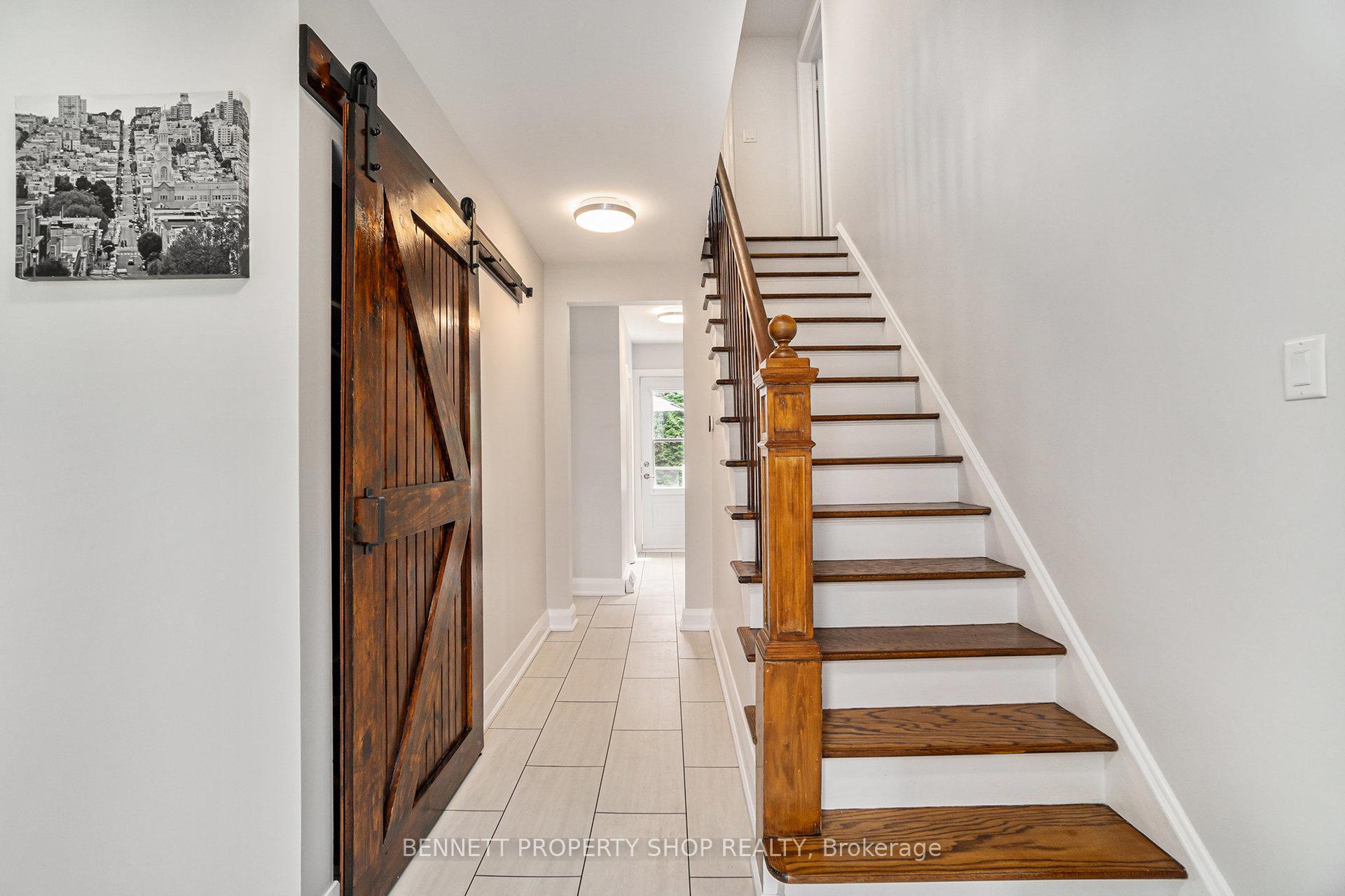Photo 3 of 32 Norice Street, Ottawa, Meadowlands/Crestview — HOMEH
