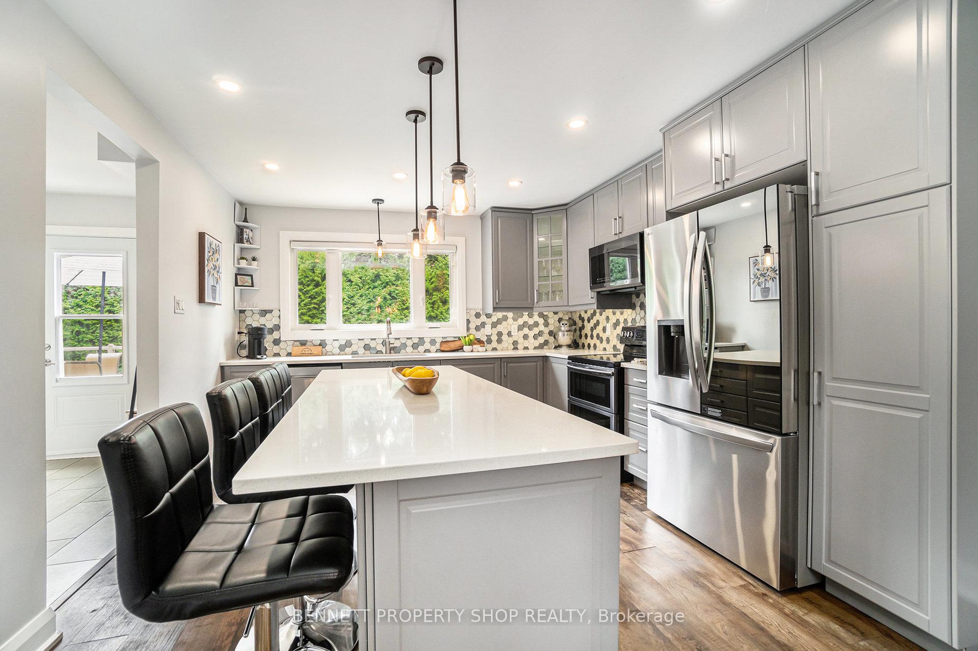 Photo 6 of 32 Norice Street, Ottawa, Meadowlands/Crestview — HOMEH