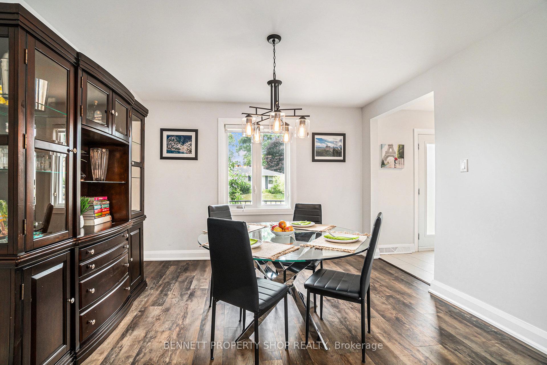 Photo 10 of 32 Norice Street, Ottawa, Meadowlands/Crestview — HOMEH
